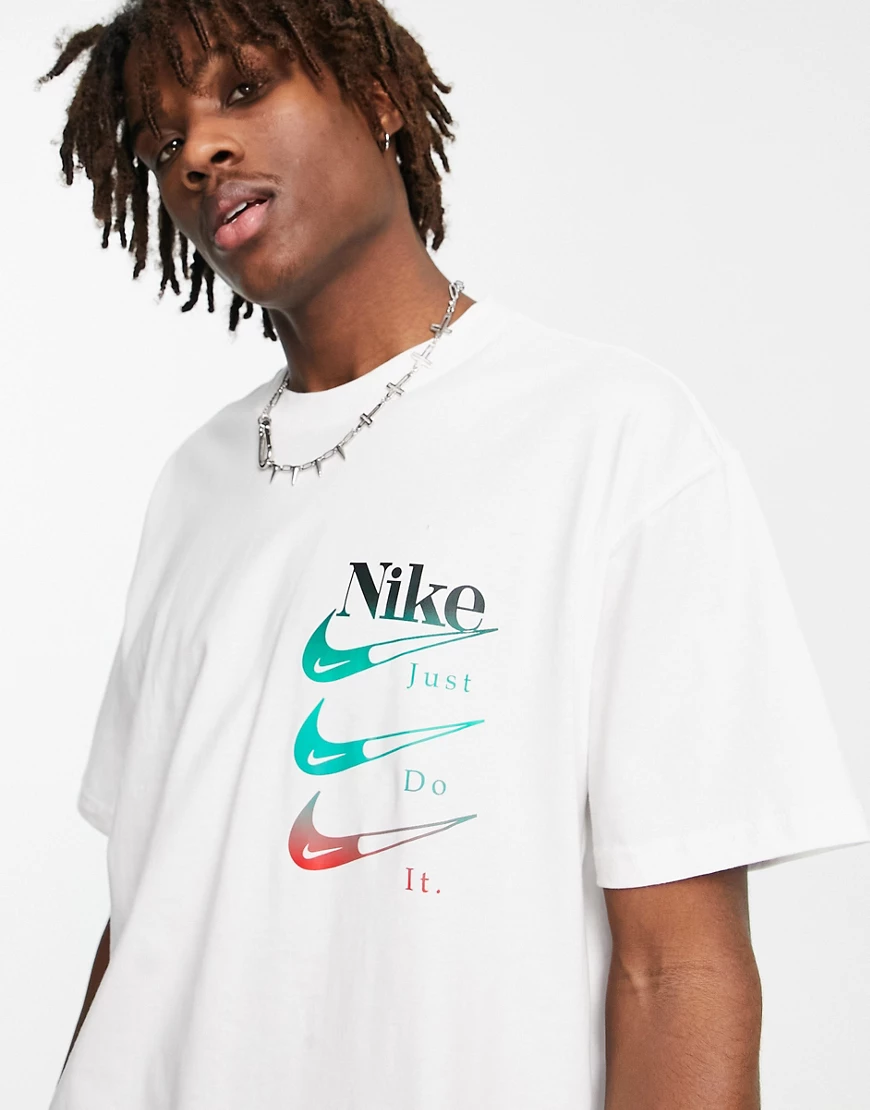 Nike – DNA – Bedrucktes T-Shirt in Weiß mit Logo-Rückenprint günstig online kaufen