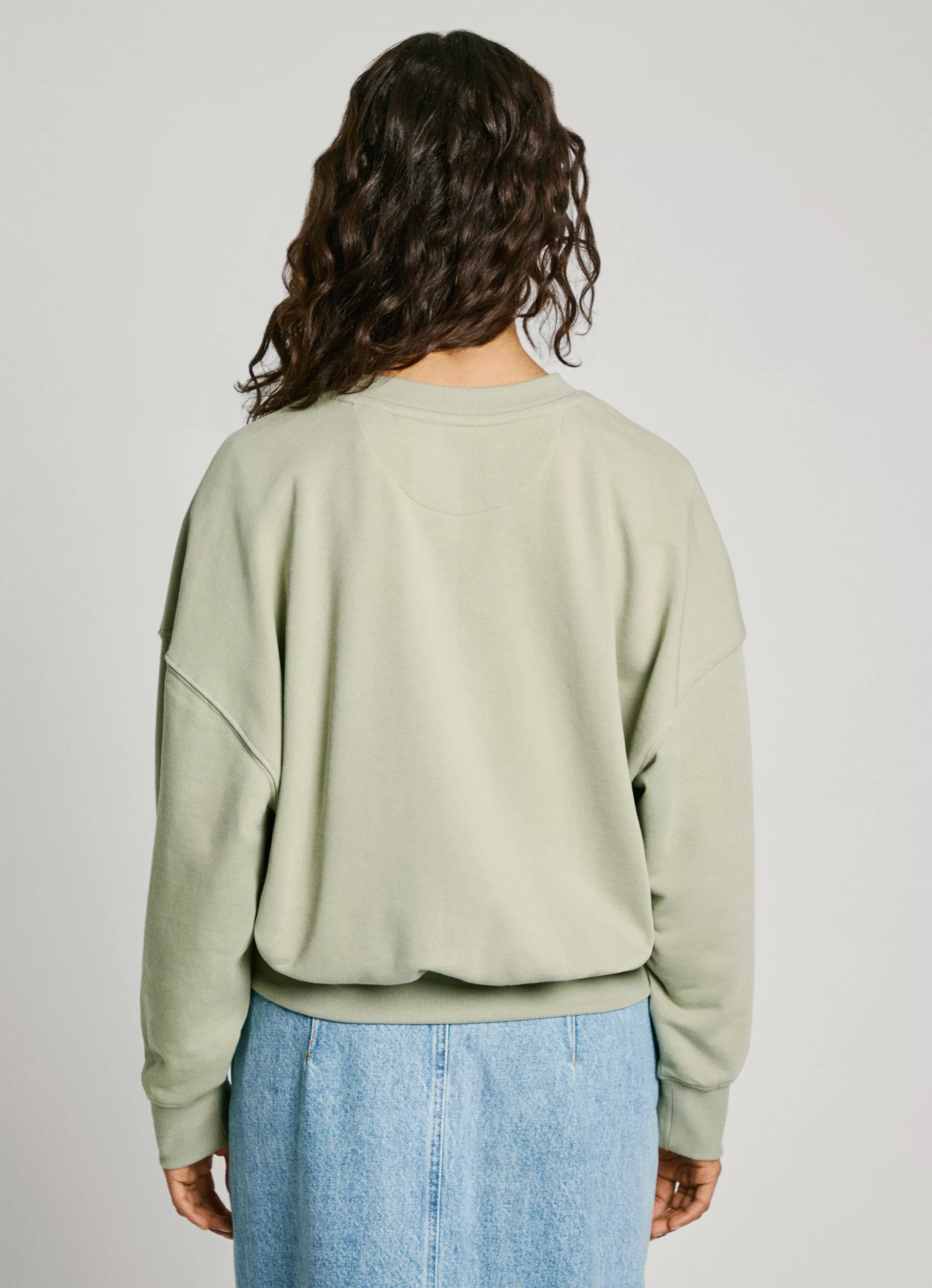 Pepe Jeans Sweatshirt EVELYN mit kleiner Ton-in-Ton Logostickerei günstig online kaufen