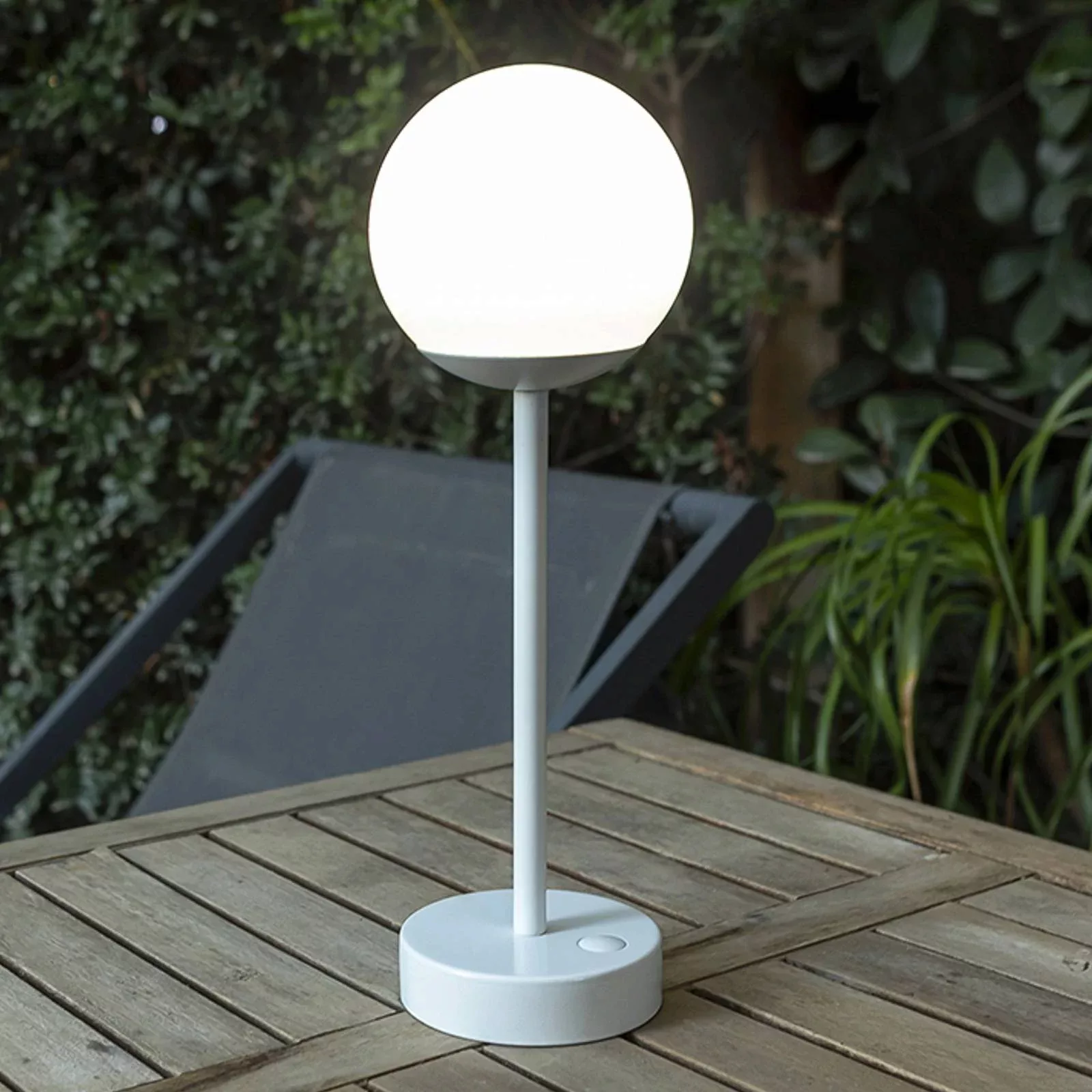 Newgarden Norai Slim LED-Tischleuchte, weiß günstig online kaufen