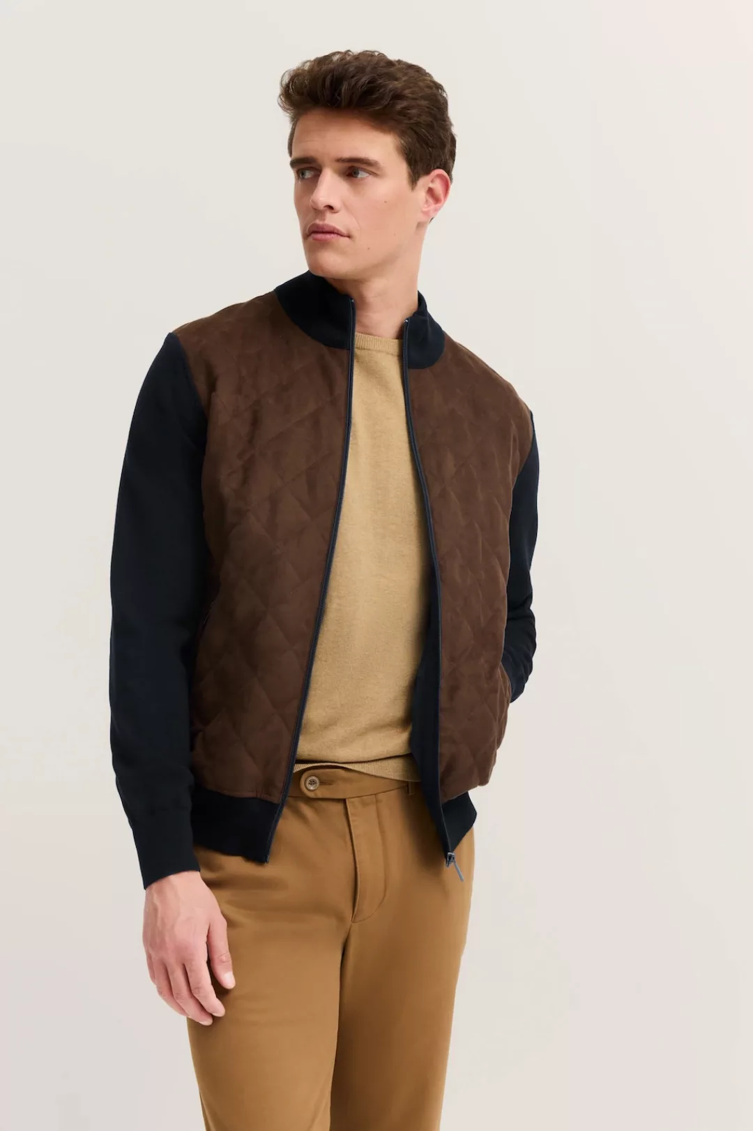 bugatti Strickjacke "Regular Fit", mit Velour-Front & Stehkragen günstig online kaufen