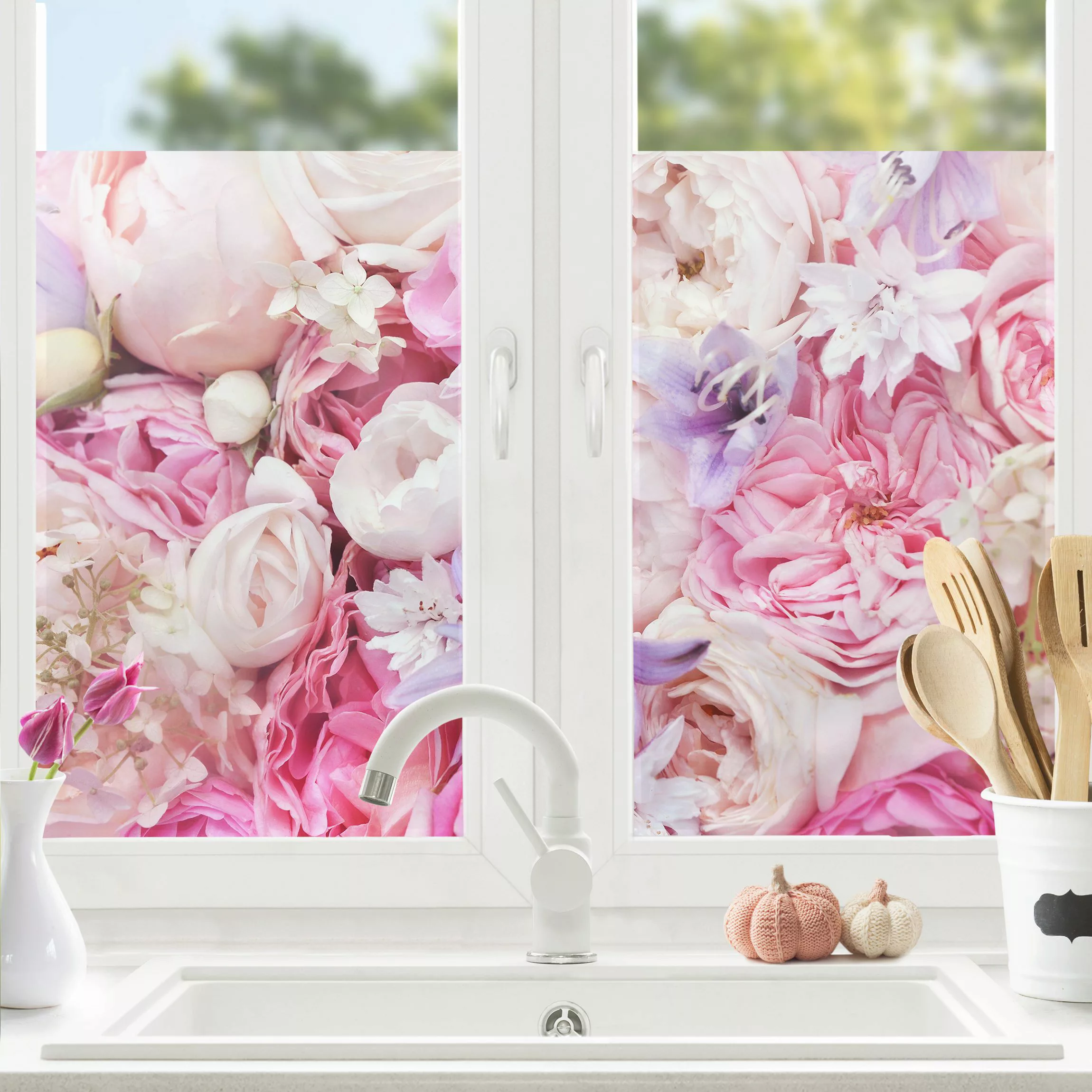 Fensterfolie Shabby Rosen mit Glockenblumen günstig online kaufen