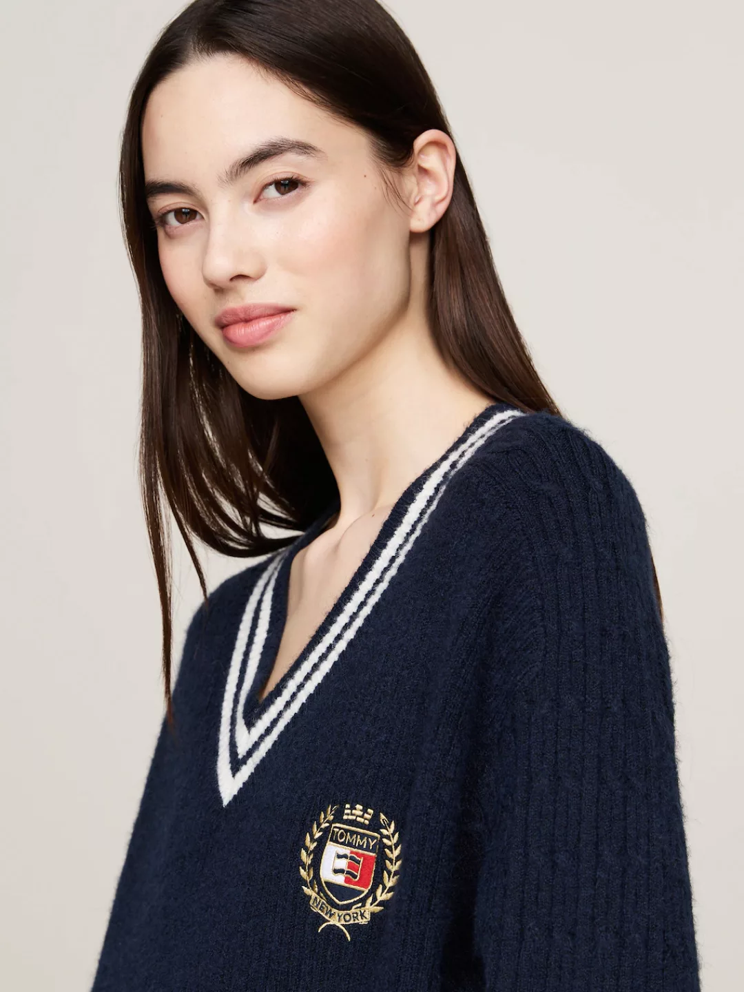 Tommy Jeans Strickkleid TJW CREST SWEATER DRESS mit Streifendetails, Badge günstig online kaufen