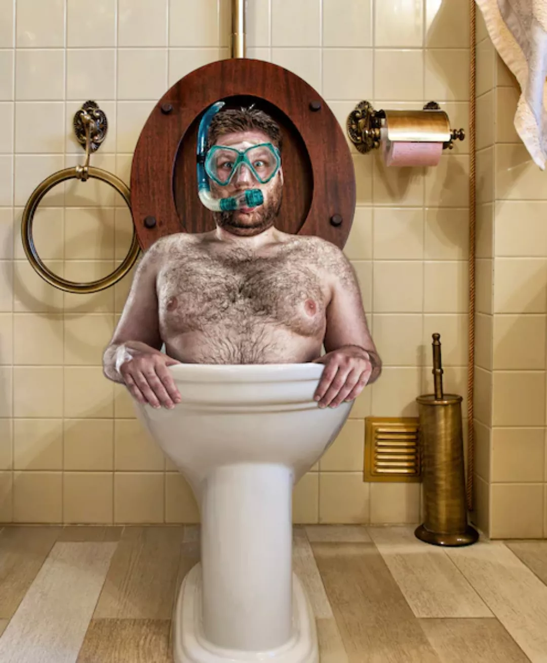 Papermoon Fototapete »Mann in Toilette« günstig online kaufen
