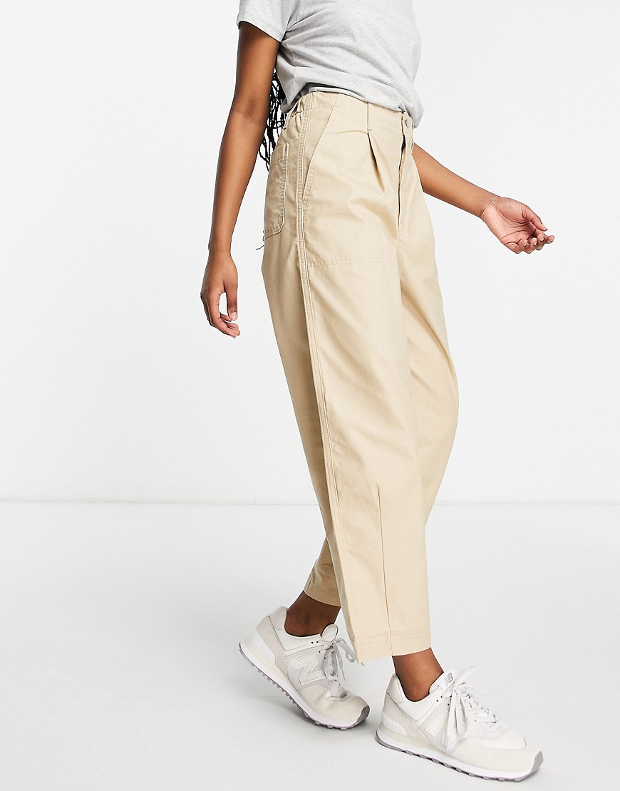 Levi's – Plissierte Utility-Ballonhose in Hellbraun-Neutral günstig online kaufen