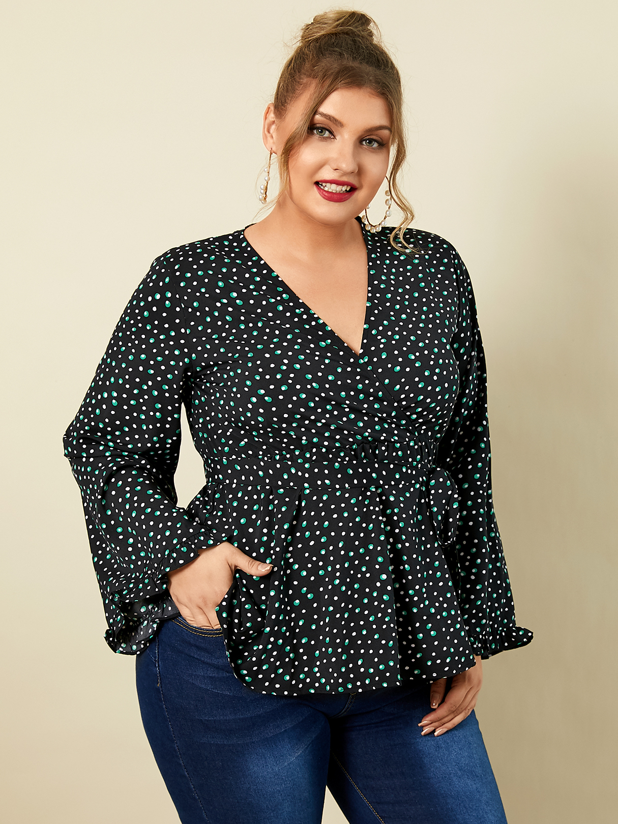 Plus Size V-Ausschnitt Polka Dot Gürtel Design Wickeldesign Langarm Bluse günstig online kaufen