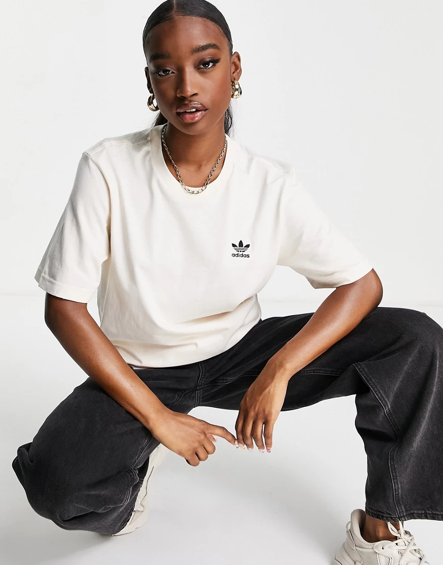 adidas Originals – Basic-T-Shirt in gebrochenem Weiß günstig online kaufen