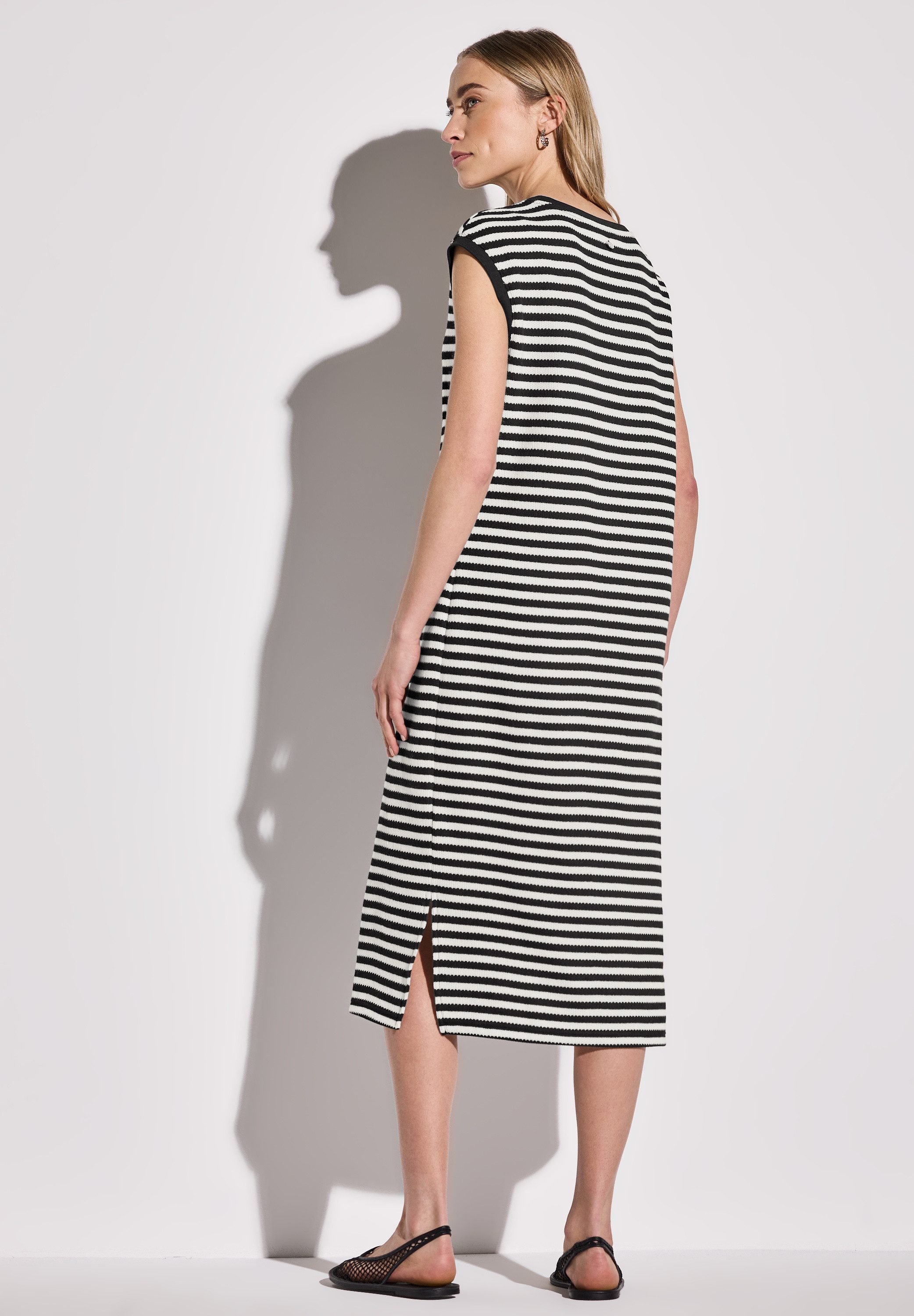 STREET ONE Midikleid, mit Rundhalsausschnitt günstig online kaufen