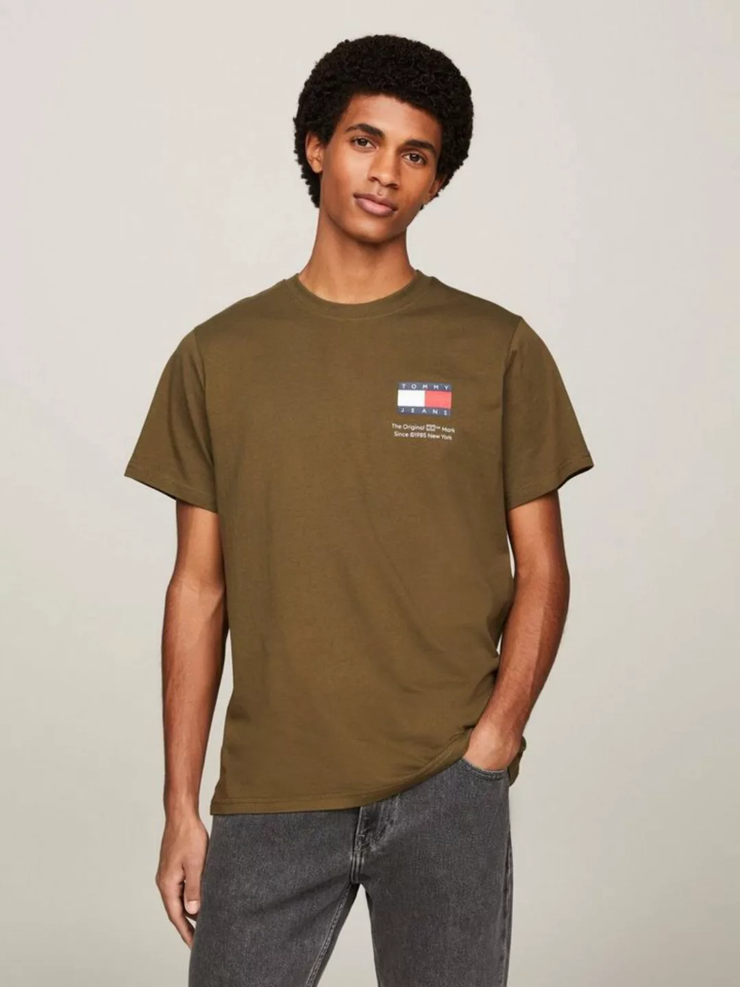 Tommy Jeans T-Shirt TJM SLIM ESSENTIAL FLAG TEE EXT mit Rundhalsausschnitt günstig online kaufen