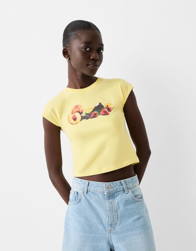 Bershka T-Shirt Mit Kurzen Ärmeln, Print Und Strass Damen S Gelb günstig online kaufen
