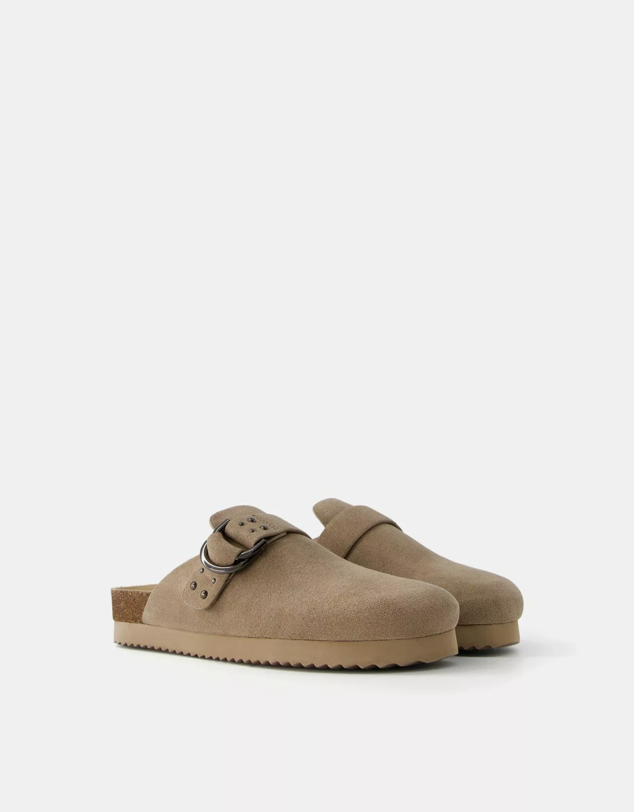 Bershka Clogs Mit Schnalle Und Nieten Damen 35 Taupe günstig online kaufen