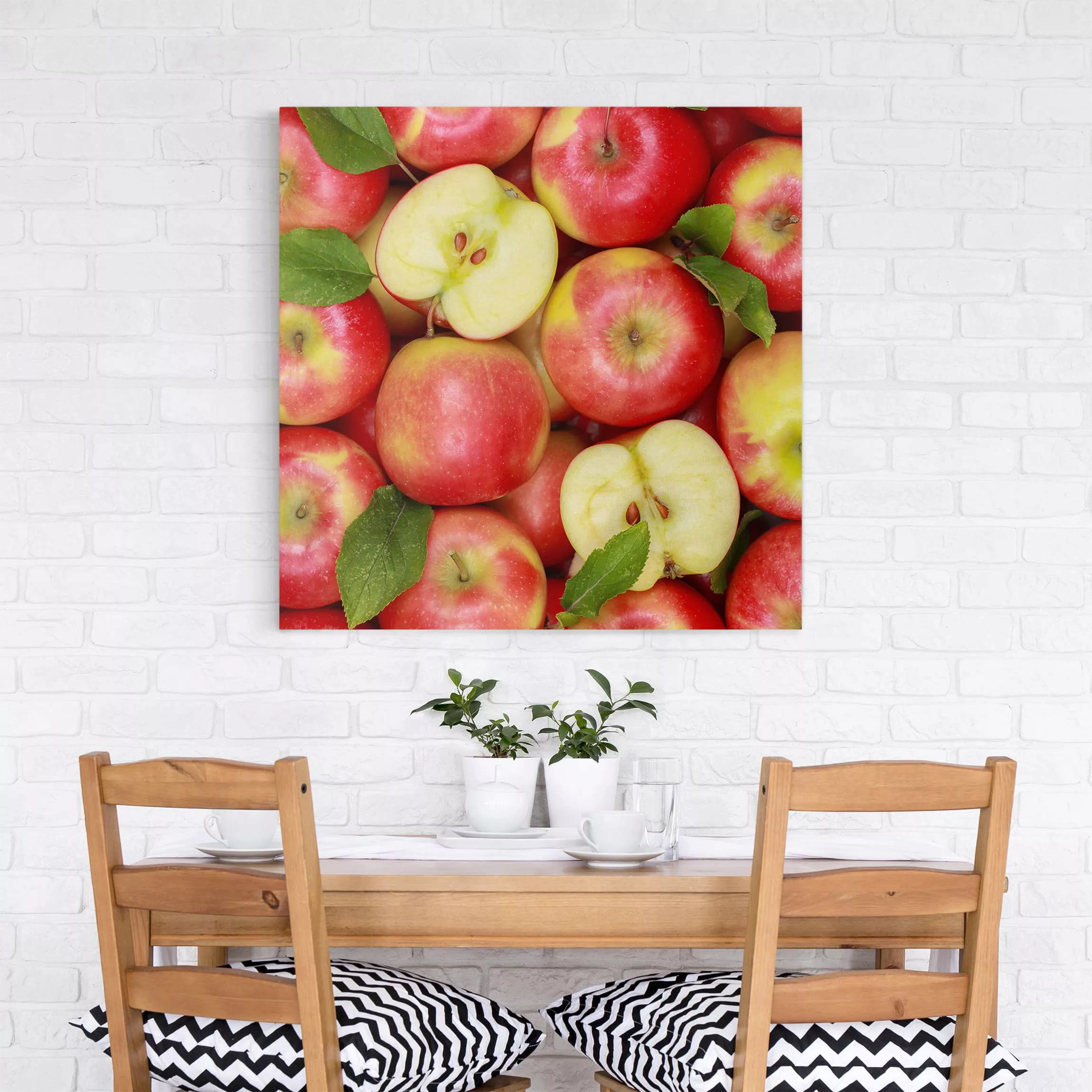 Leinwandbild Küche - Quadrat Saftige Äpfel günstig online kaufen