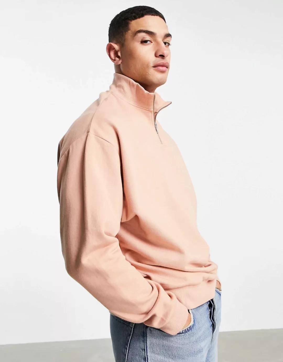 ASOS DESIGN – Oversized Sweatshirt mit kurzem Reißverschluss in verwaschene günstig online kaufen