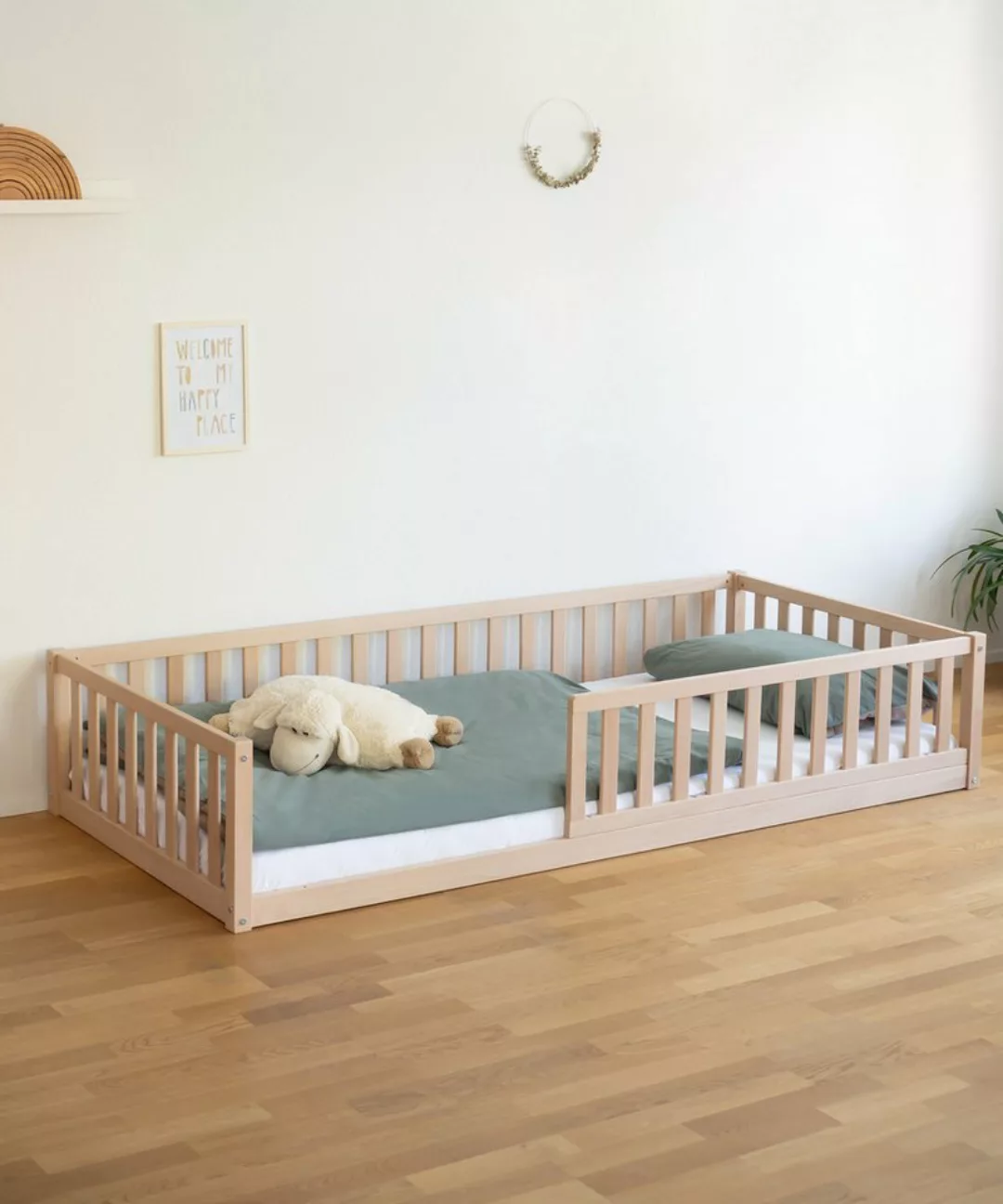 Ehrenkind Kinderbett Bodenbett in Buche FSC® zertifizert mit Rausfallschutz günstig online kaufen