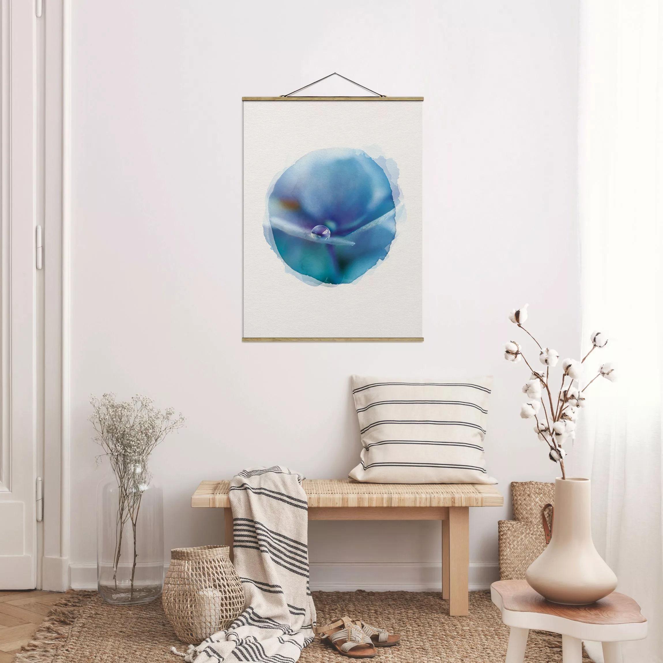 Stoffbild Blumen mit Posterleisten - Hochformat Wasserfarben - Wassertropfe günstig online kaufen