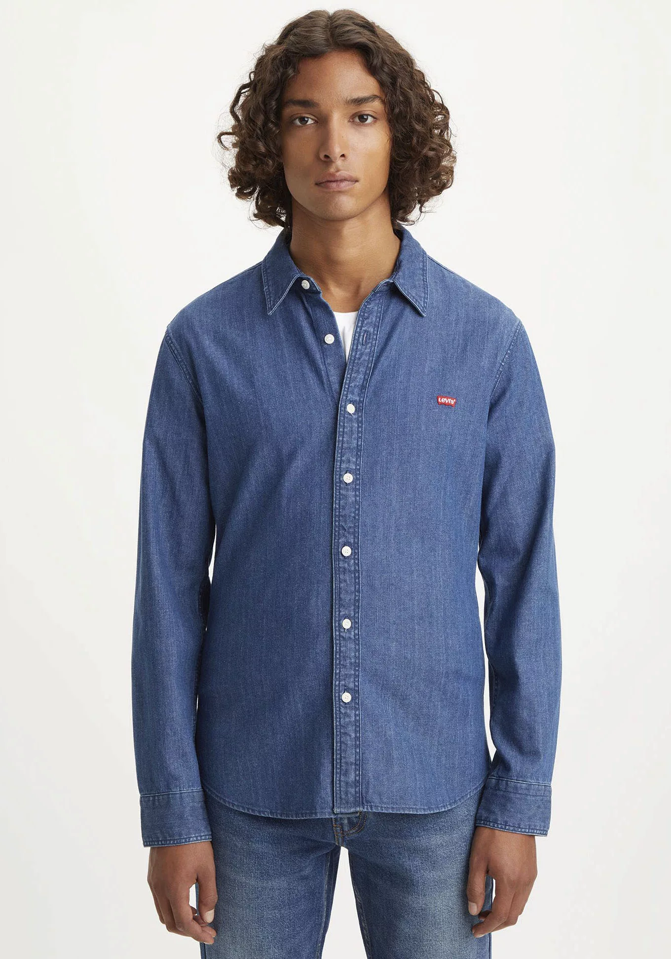 Levis Jeanshemd "BATTERY HM SHIRT SLIM", mit Logo-Badge auf der Brust günstig online kaufen