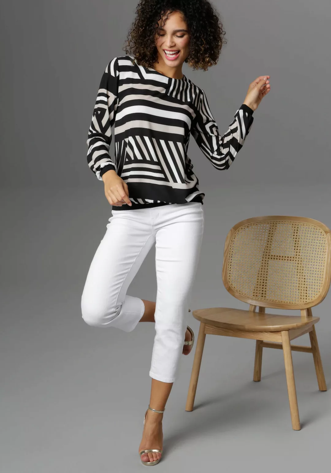 Aniston SELECTED Shirtbluse mit grafischem Muster günstig online kaufen