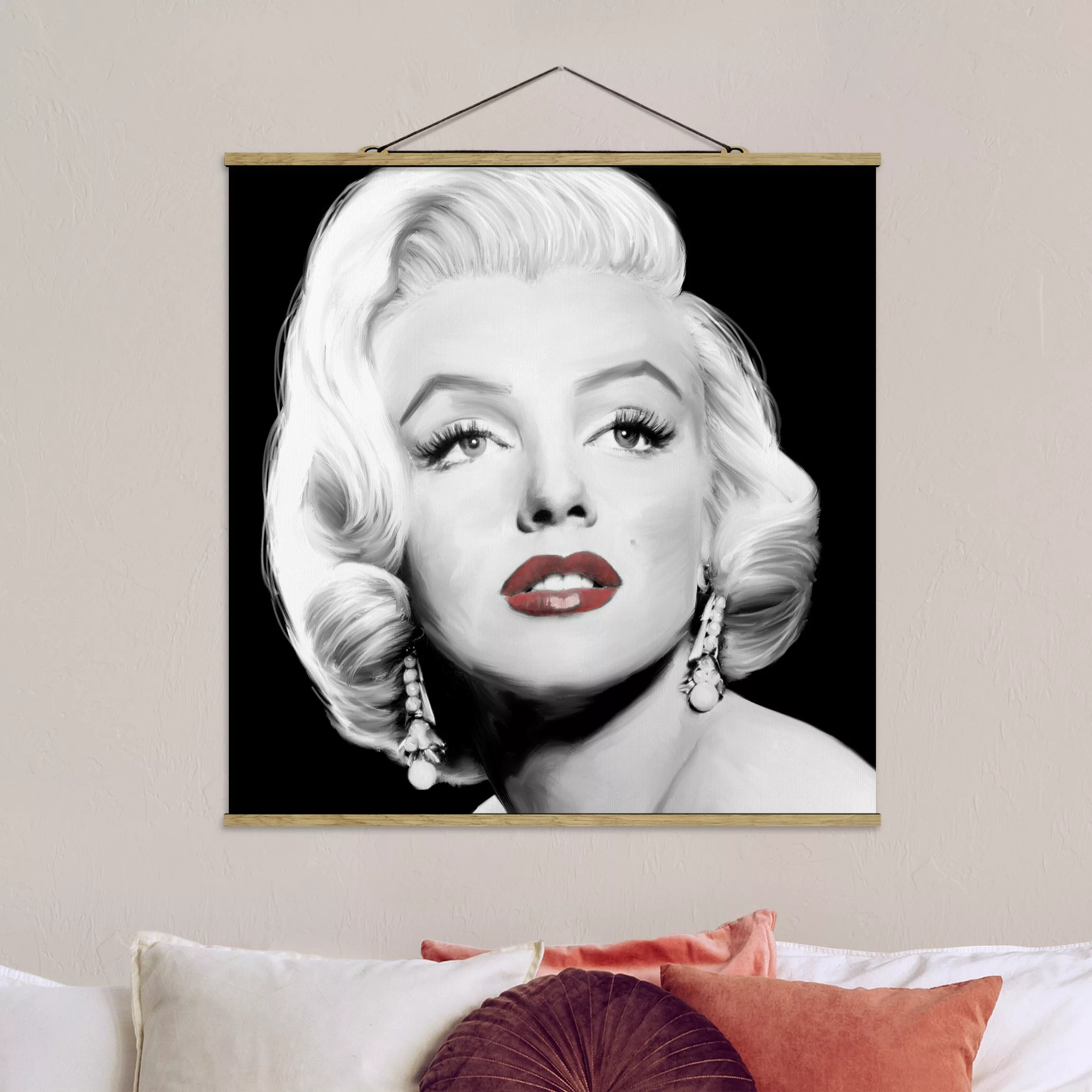 Stoffbild Kunstdruck mit Posterleisten - Quadrat Marilyn mit Ohrschmuck günstig online kaufen