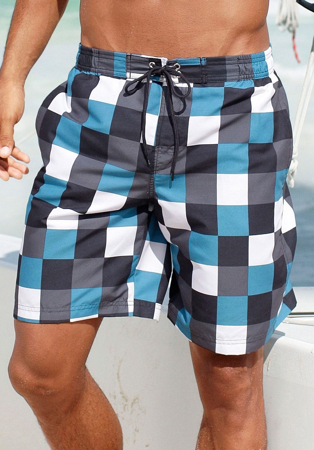 Buffalo Badeshorts im trendigen Karo-Design günstig online kaufen