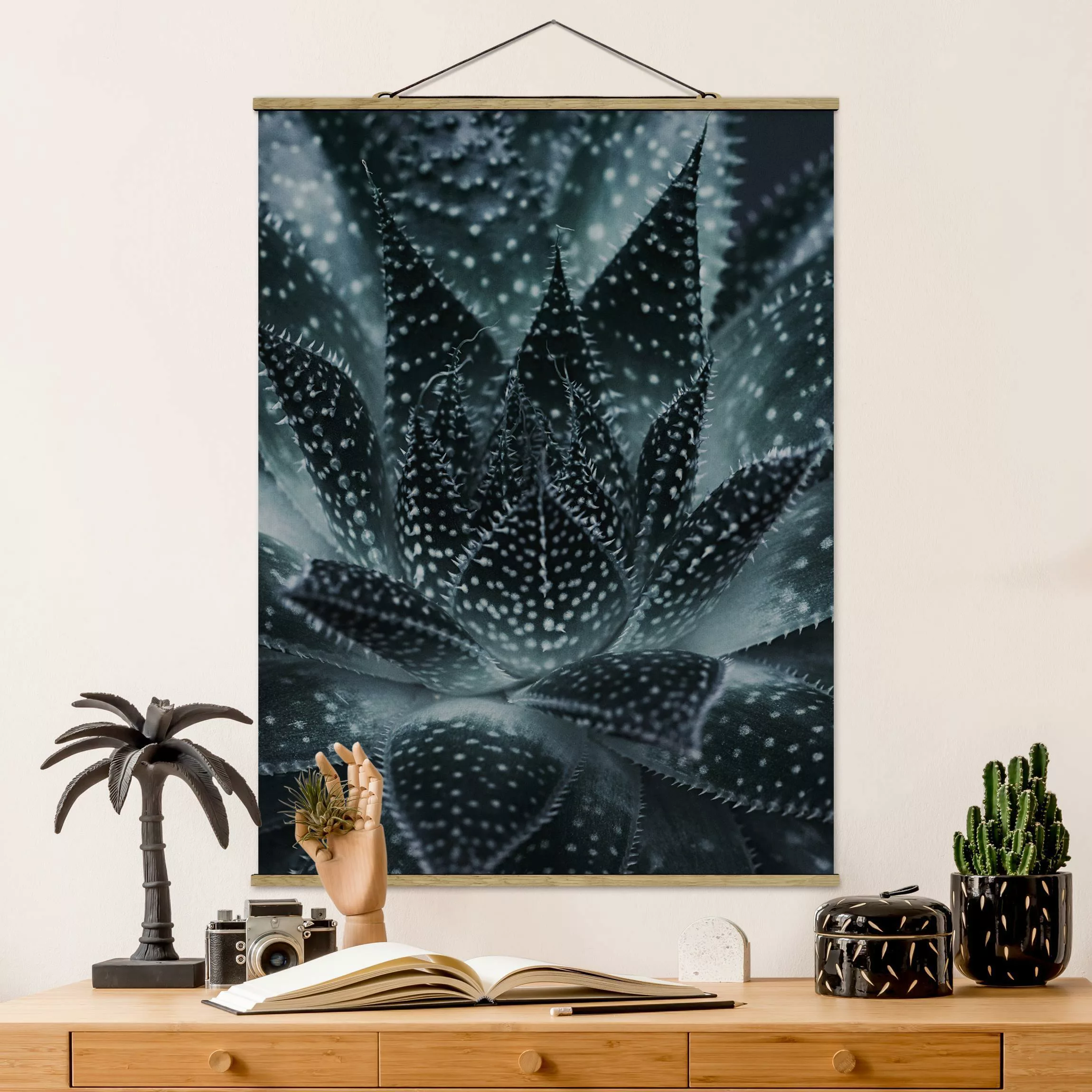 Stoffbild mit Posterleisten Kaktus mit Sternpunkten bei Nacht günstig online kaufen