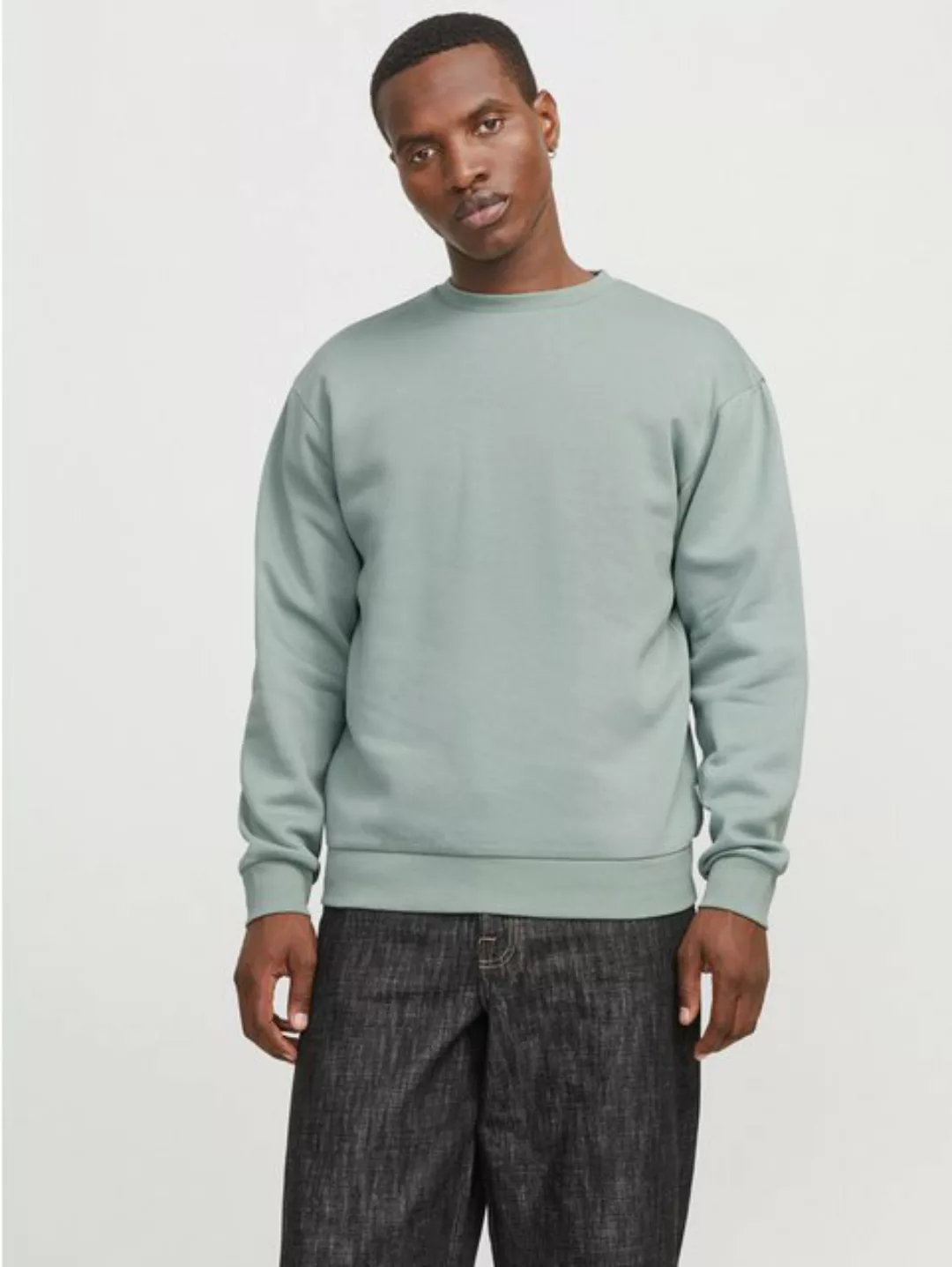 Jack & Jones Sweatshirt "JJEBRADLEY SWEAT CREW NOOS", mit Rippbündchen günstig online kaufen