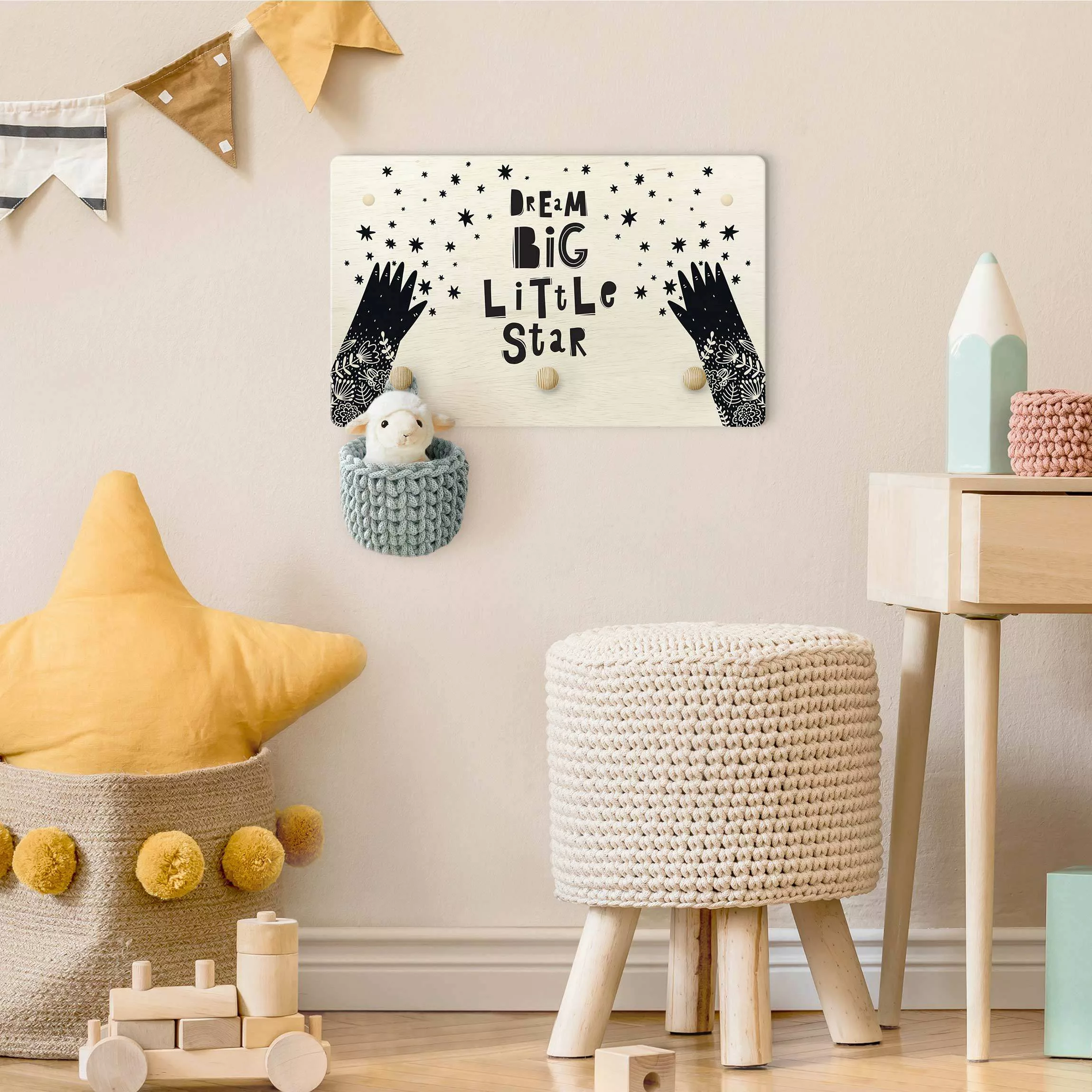 Kindergarderobe Holz Spruch Dream Big Little Star mit Blumen Schwarz günstig online kaufen