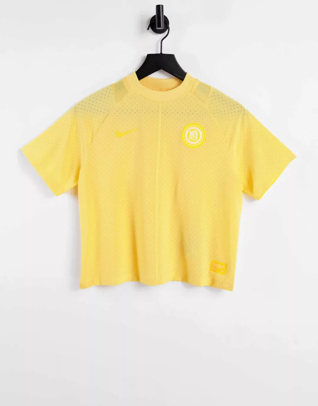 Nike – FC – Kurzärmliges T-Shirt in Gelb-Mehrfarbig günstig online kaufen