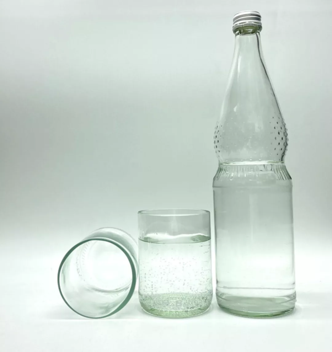 250ml Trinkglas Aus Der 0,7l Weinflasche In Transparent günstig online kaufen