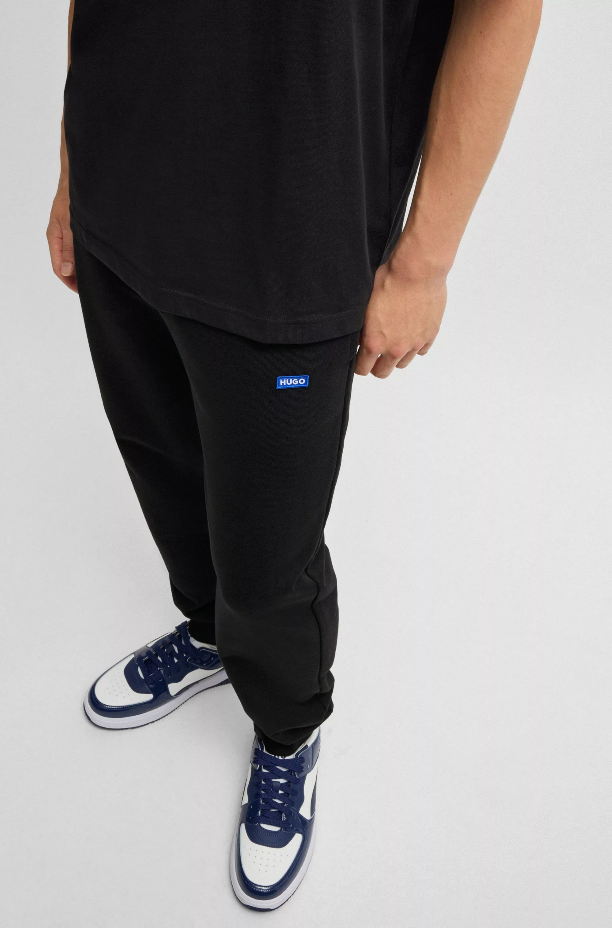 HUGO Blue Jogginghose "Napin", mit kleinem Logo-Patch günstig online kaufen