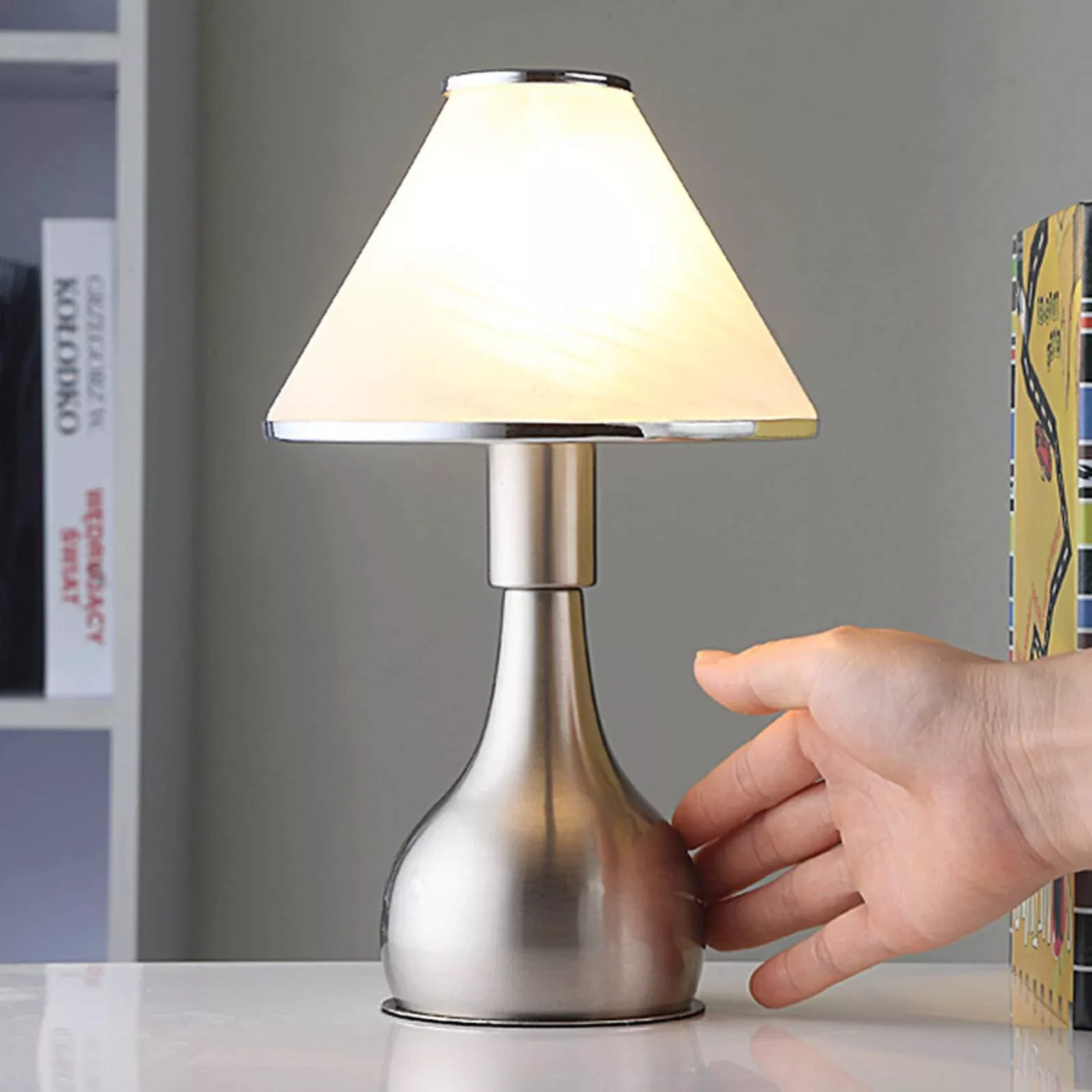 Nachttischlampe Ellen aus Glas und Metall günstig online kaufen