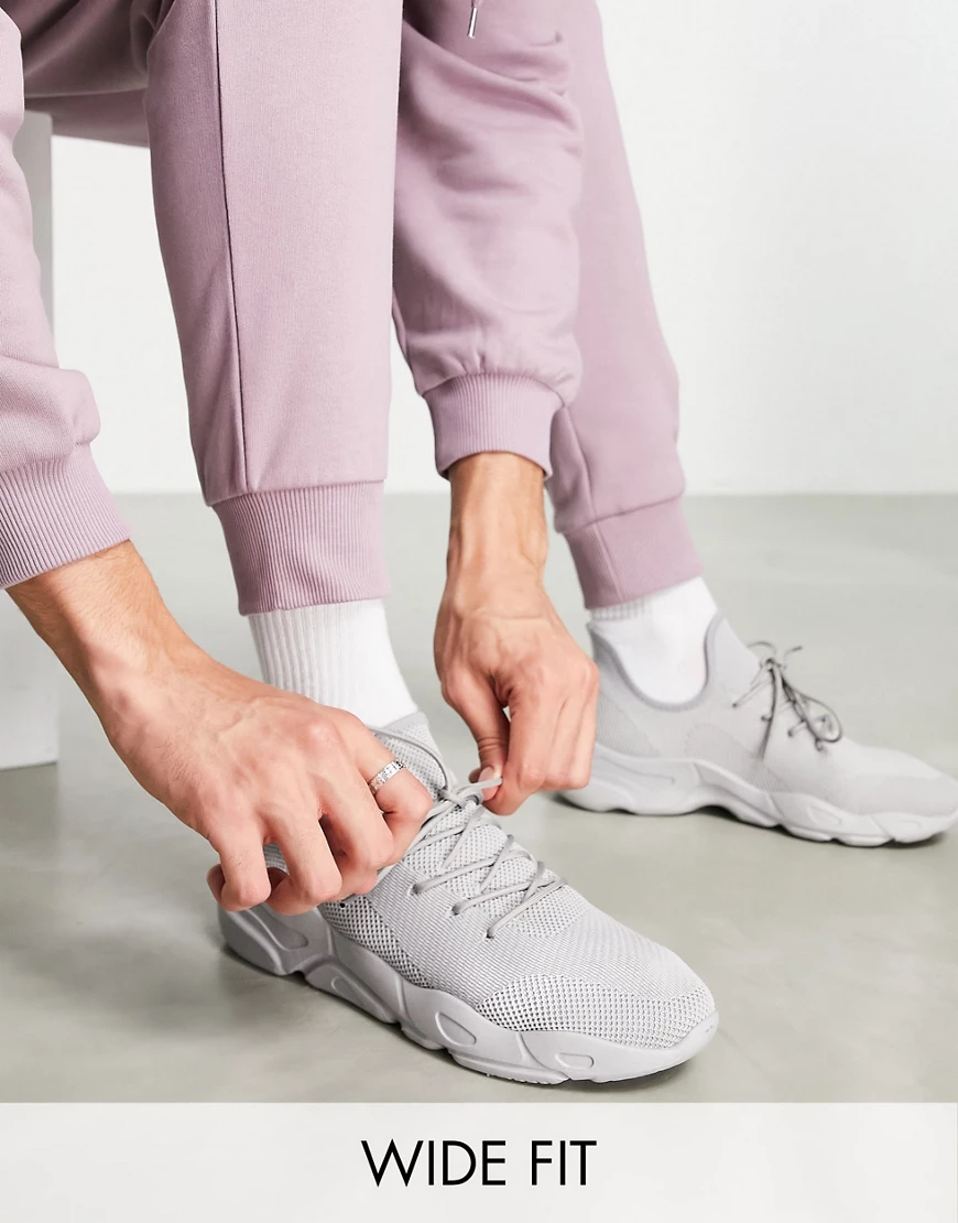 ASOS DESIGN – Laufsneaker in Strick-Optik mit dicker Sohle in Hellgrau günstig online kaufen