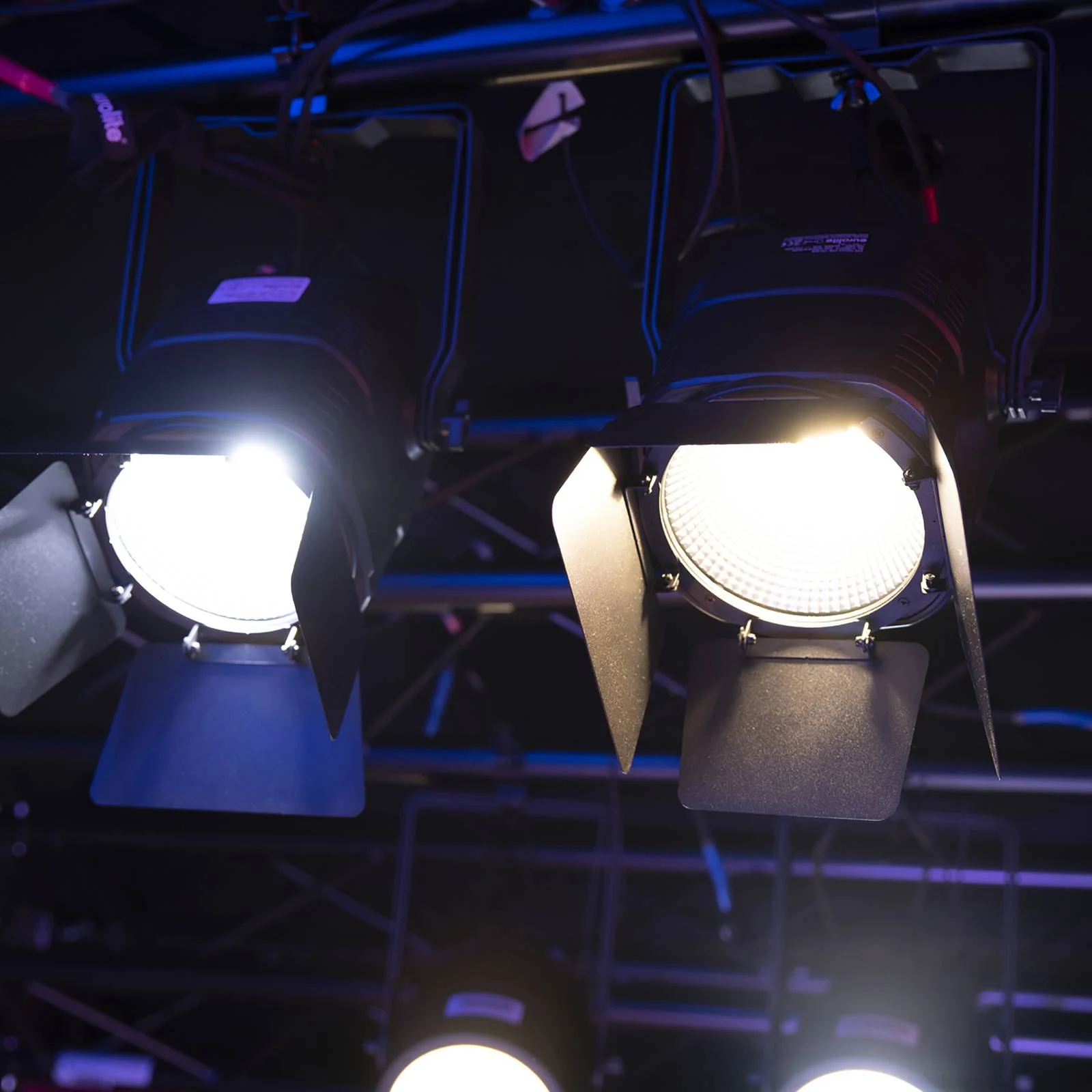 EUROLITE LED-Theatre LED-Strahler 2.500K - 5.700K günstig online kaufen