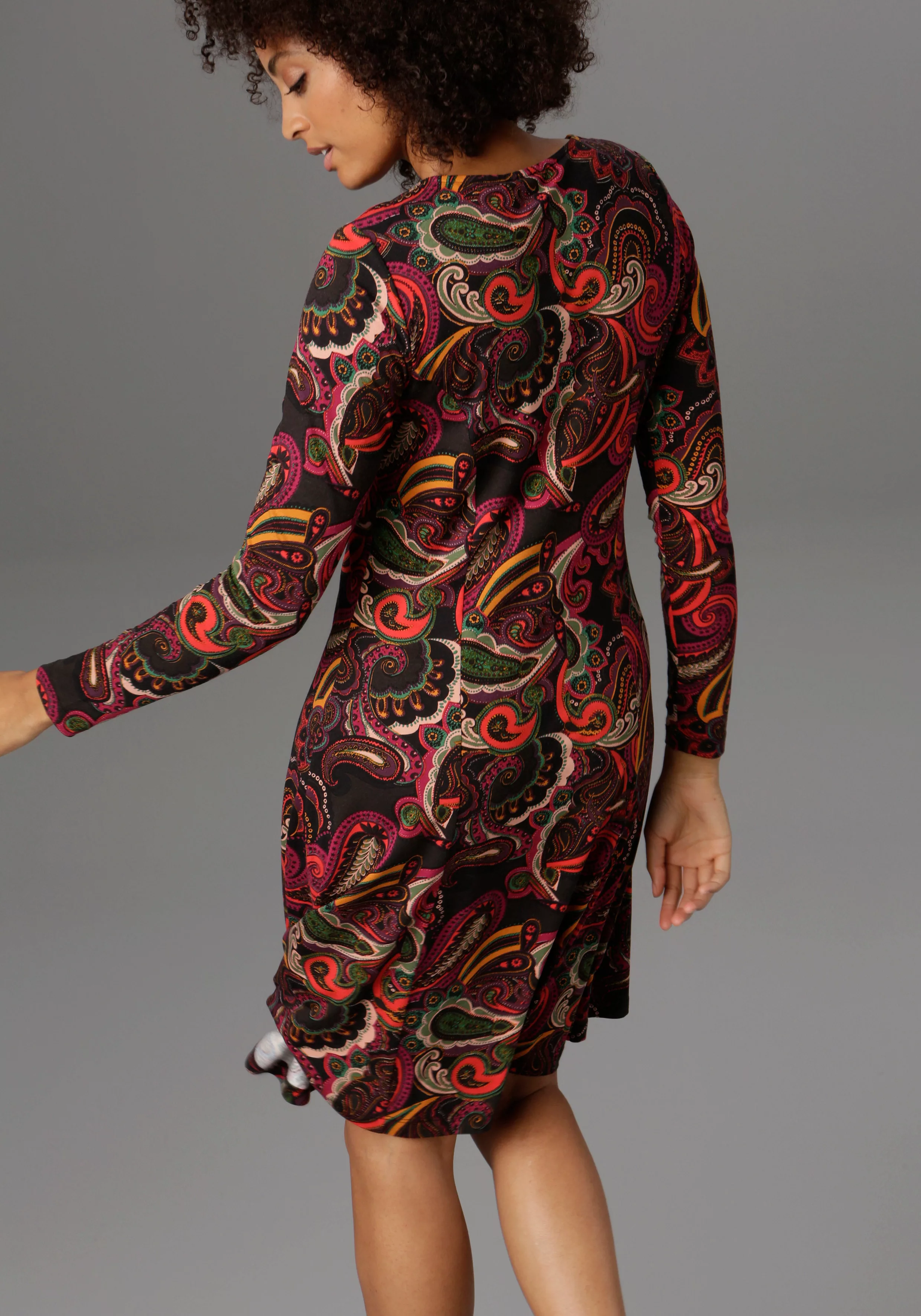 Aniston SELECTED Jerseykleid mit gestreiften Abschlüssen günstig online kaufen