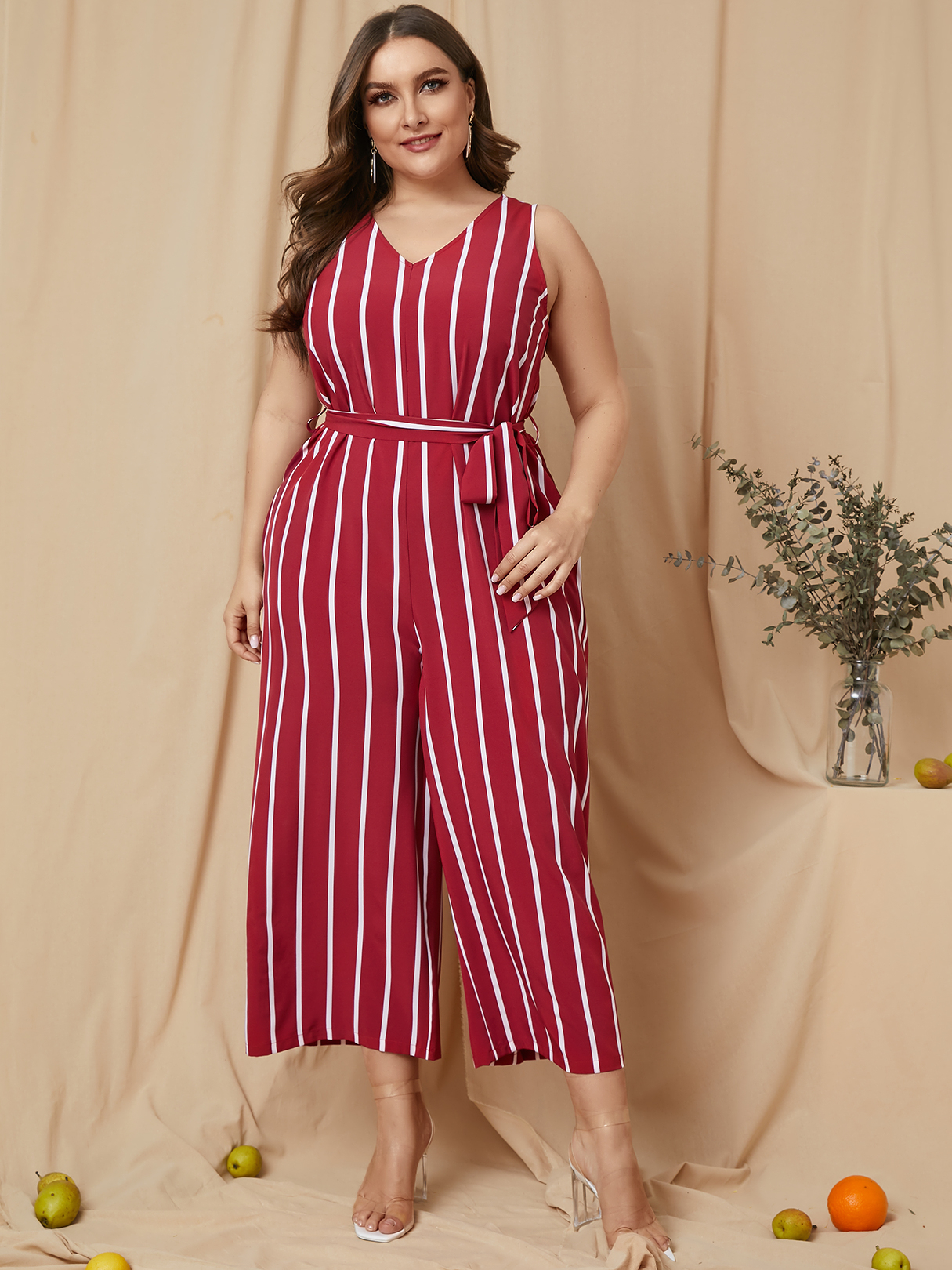 YOINS Plus Größe Streifen Gürtel Design V-Ausschnitt Ärmellos Jumpsuit günstig online kaufen