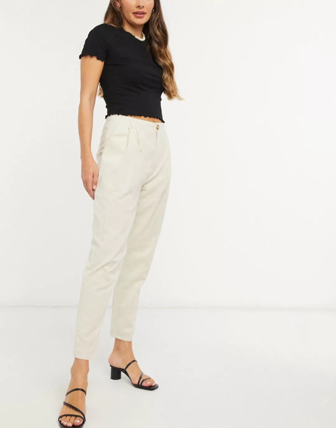 In The Style x Lorna Luxe – Plissierte, voluminöse Hose in Creme-Weiß günstig online kaufen