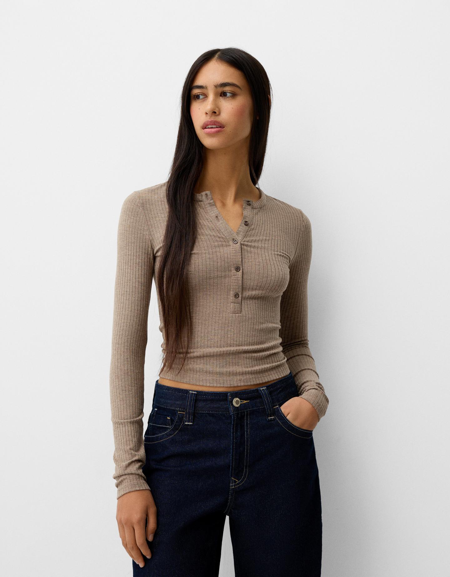 Bershka Pullover Mit Rippmuster Und Knöpfen Damen L Sandfarbe günstig online kaufen