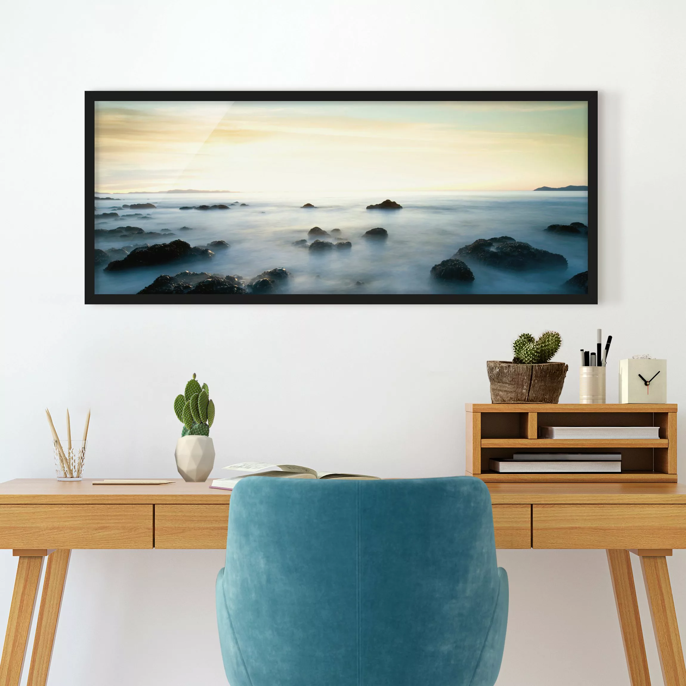 Bild mit Rahmen Strand - Panorama Sonnenuntergang über dem Ozean günstig online kaufen