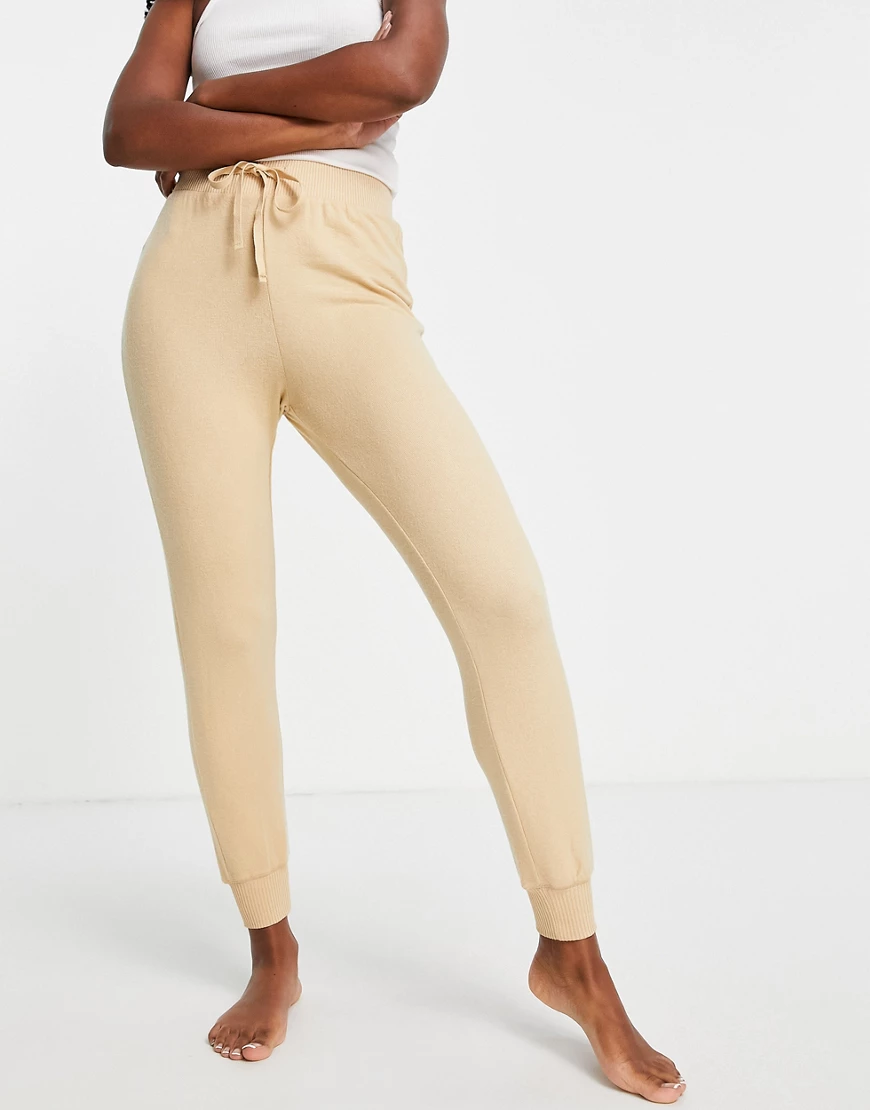 Dorina – Calm – Flauschige Jogginghose in Beige-Neutral günstig online kaufen