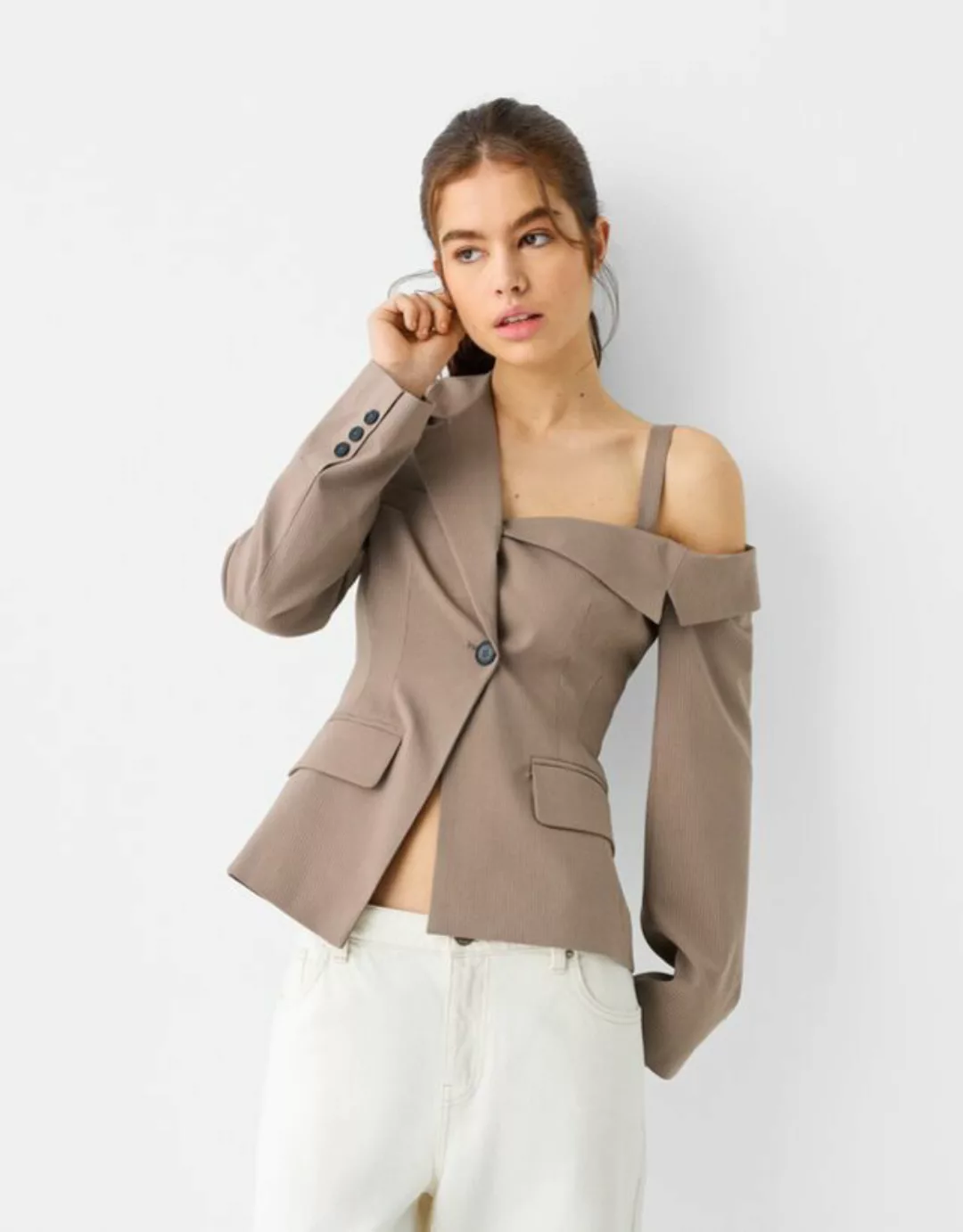 Bershka Asymmetrischer Blazer Mit Trägern Damen S Nerzfarbe günstig online kaufen