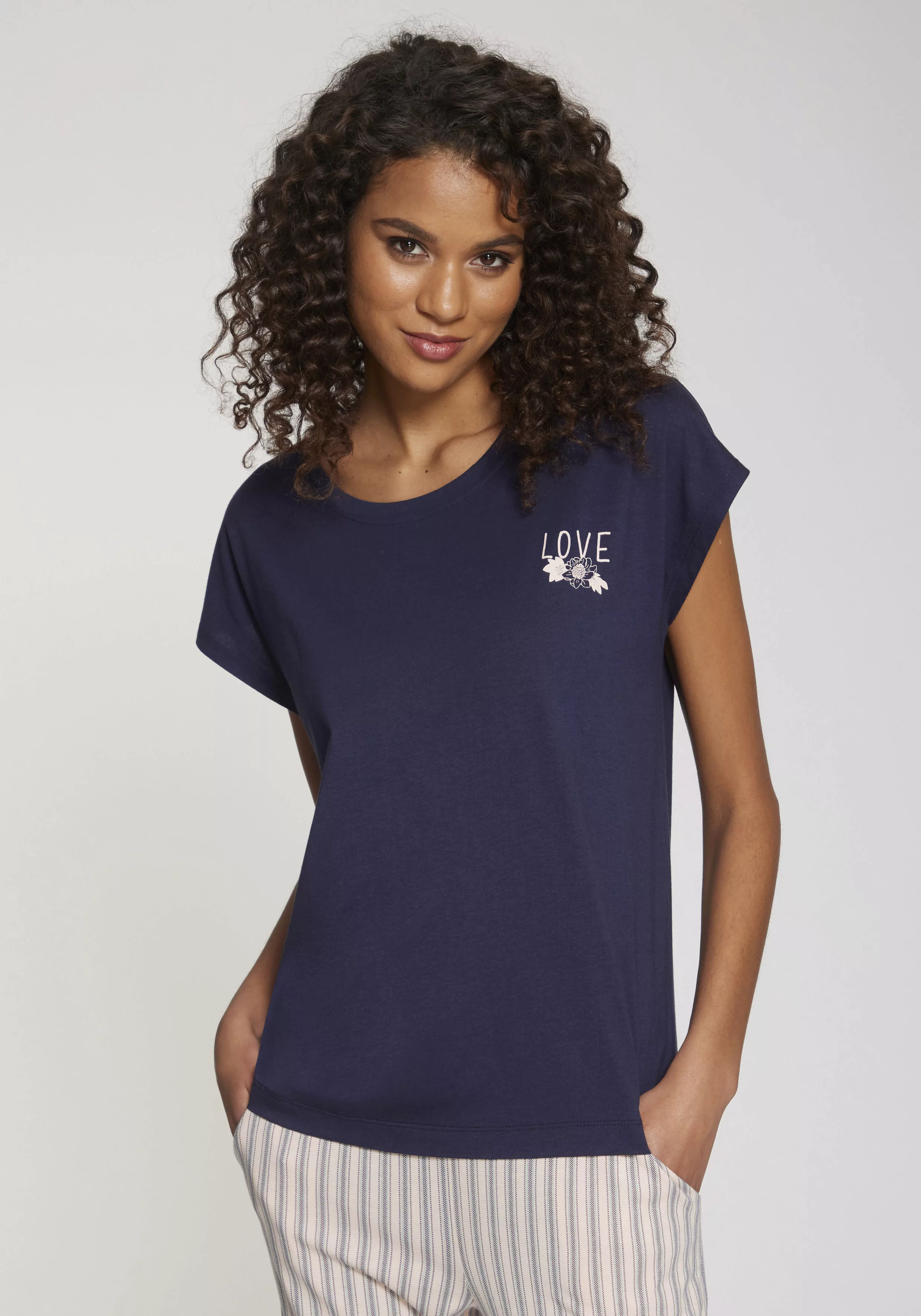 Vivance Dreams T-Shirt mit kleinem Brust-Print günstig online kaufen