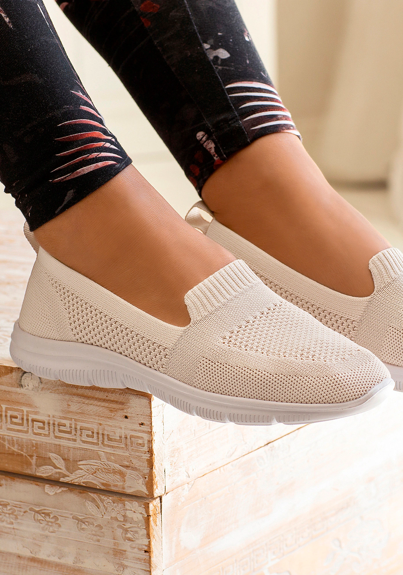 LASCANA Slipper, Slip-On-Sneaker, Halbschuh, ultraleichter Sneaker, VEGAN günstig online kaufen