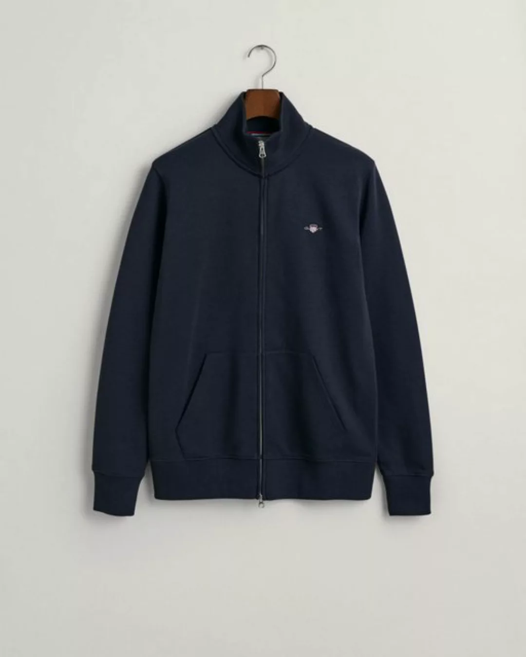 Gant Sweatjacke "REG SHIELD FULL ZIP SWEAT", mit Logostickerei auf der Brus günstig online kaufen