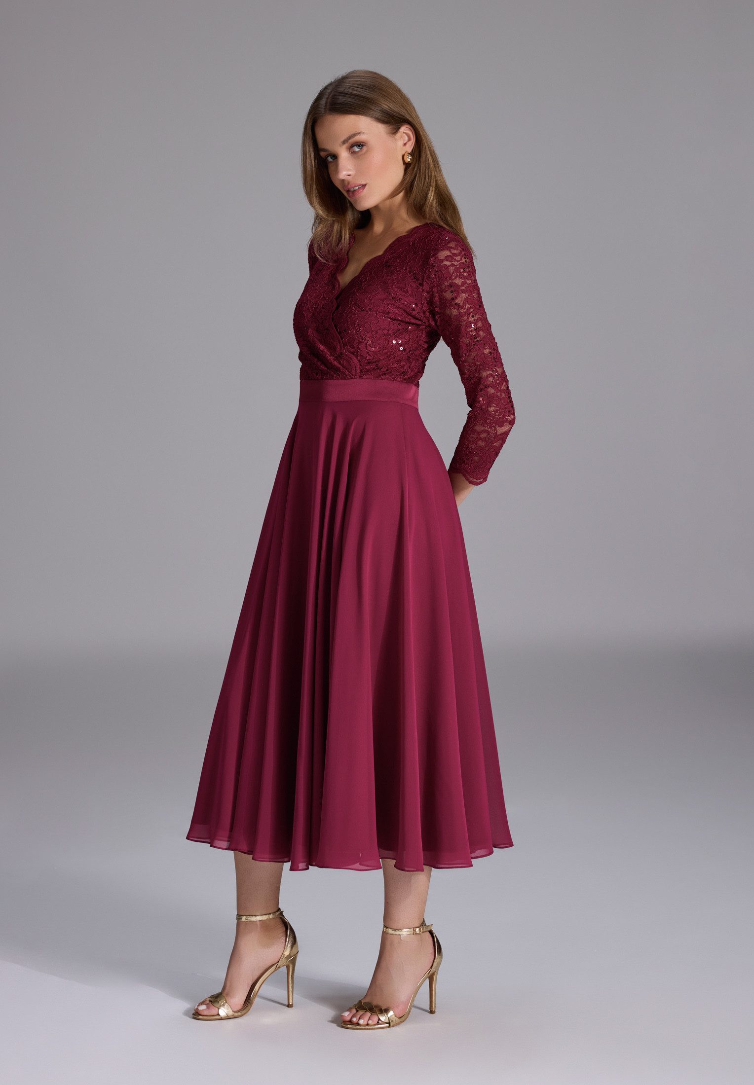 SWING Cocktailkleid Taillierter Schnitt mit ausgestelltem günstig online kaufen