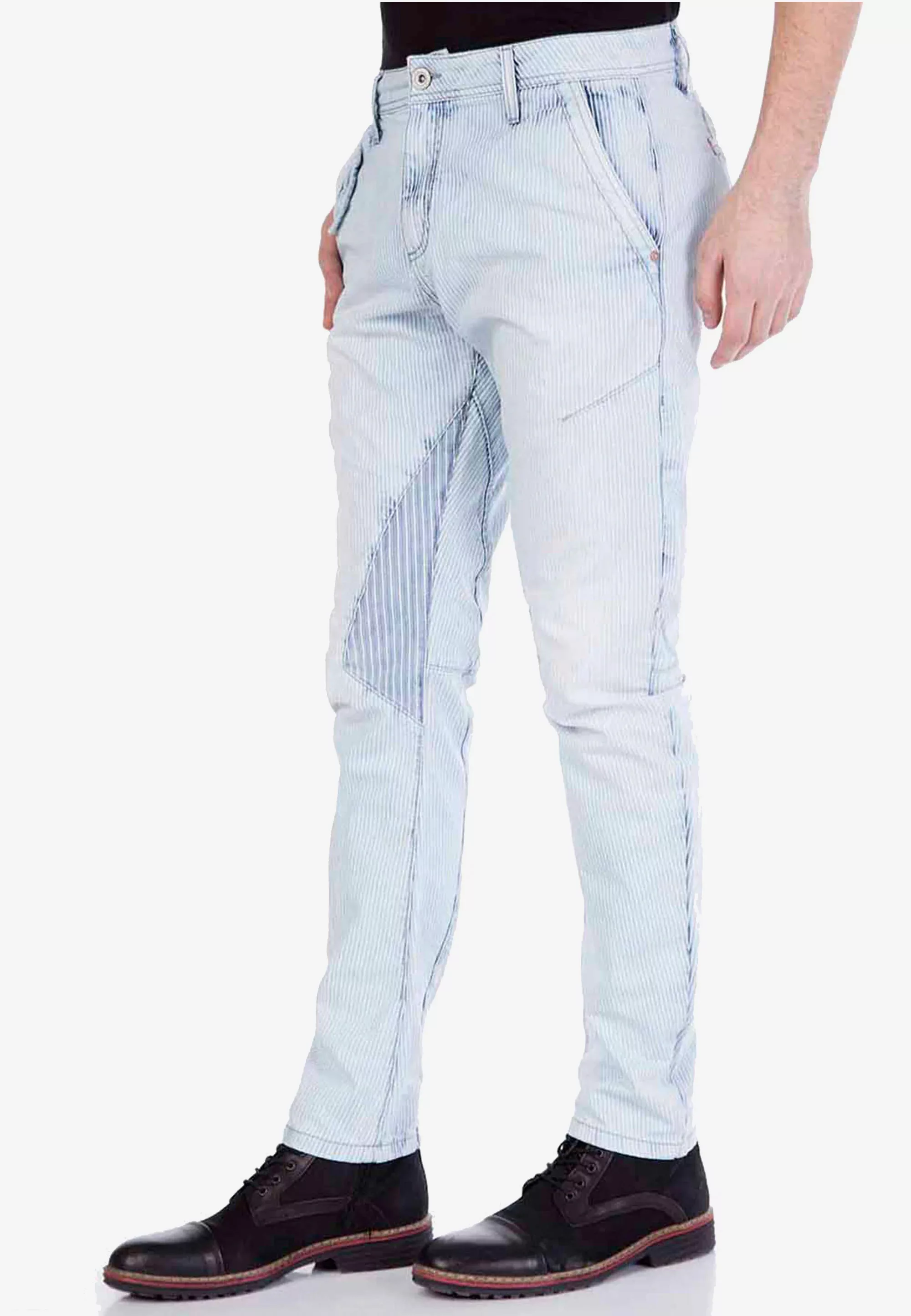 Cipo & Baxx Slim-fit-Jeans, mit tollen Flicken-Elementen günstig online kaufen