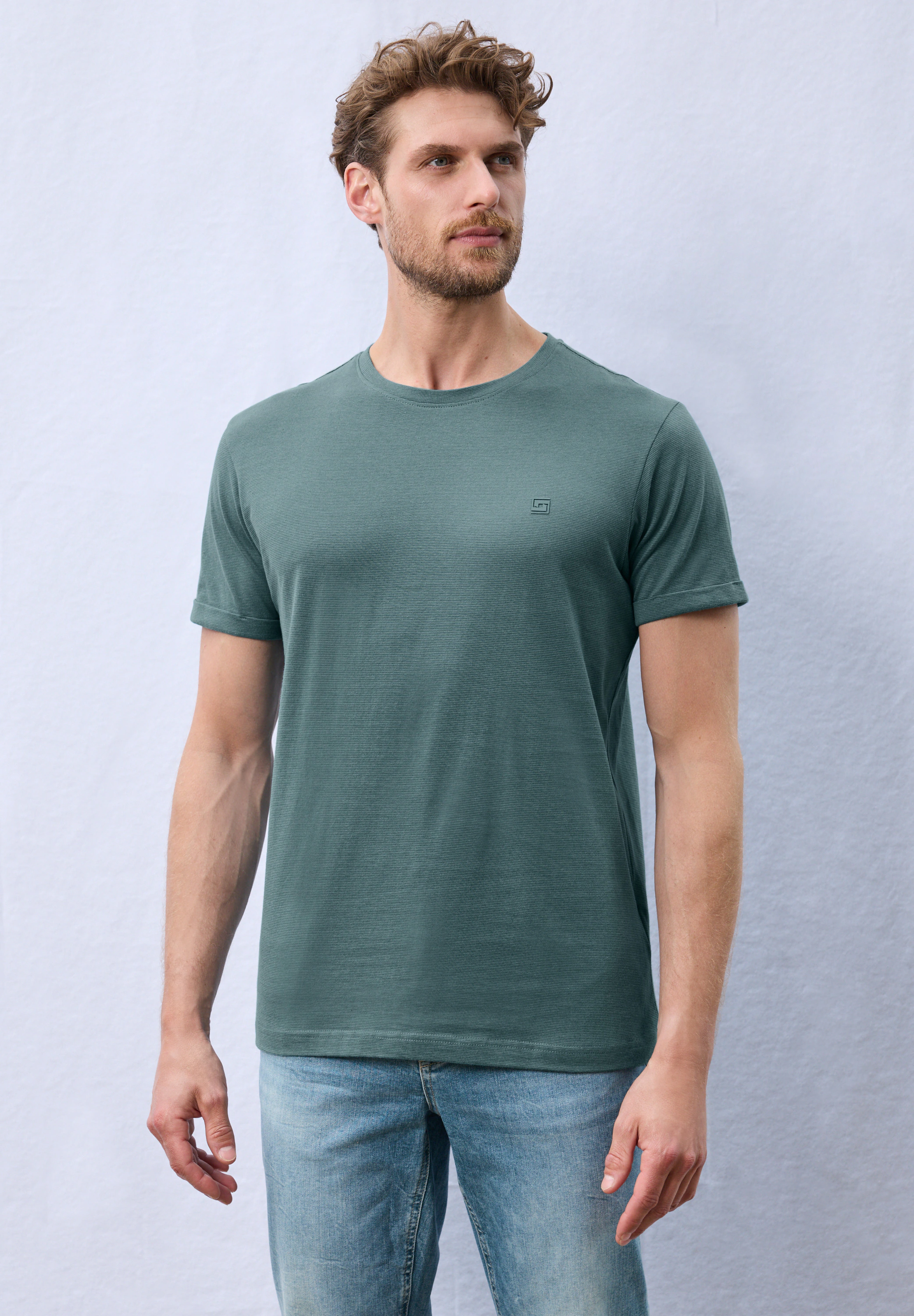 STREET ONE MEN T-Shirt, mit Streifen-Struktur günstig online kaufen