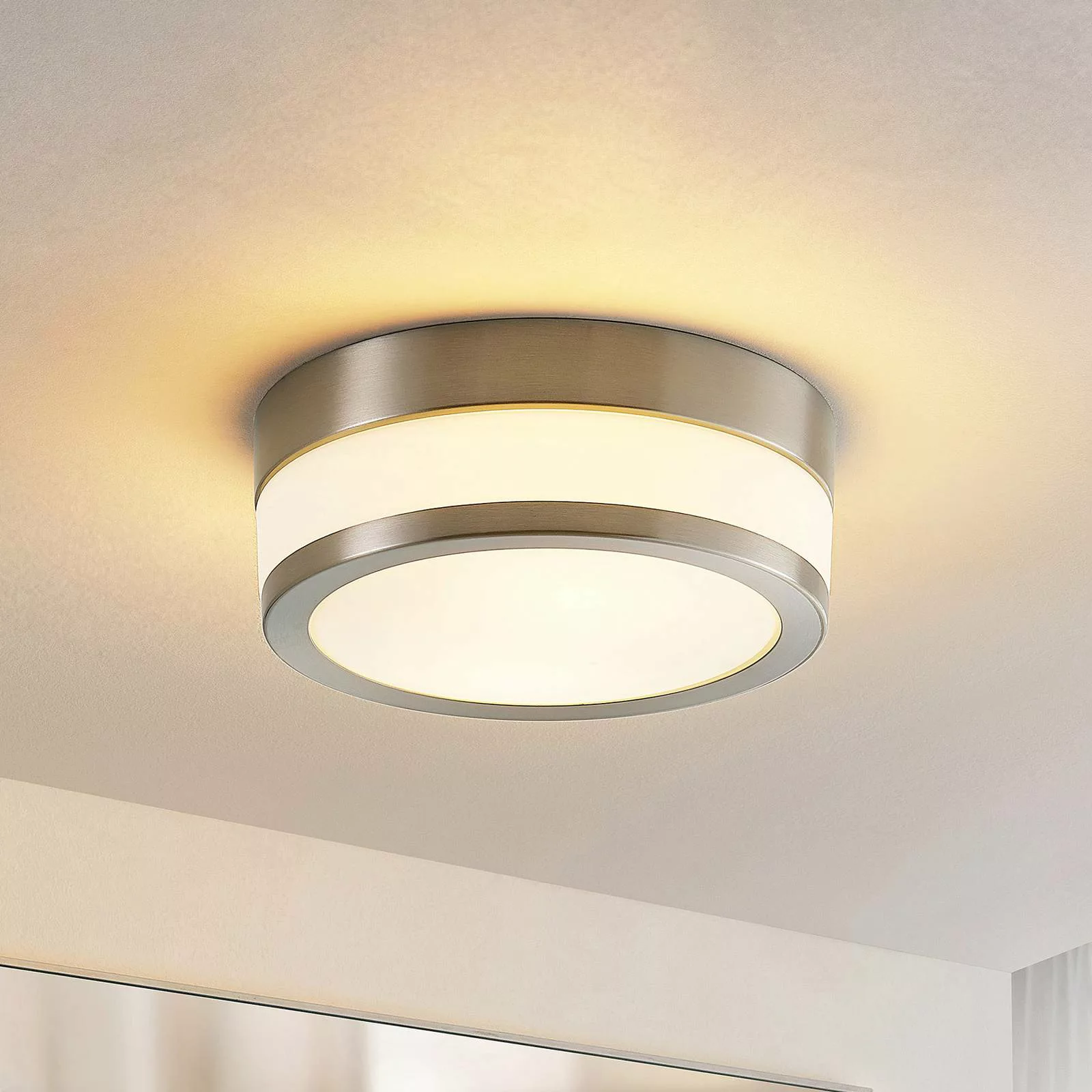 Lindby Flavi Bad-Deckenlampe, Ø 23 cm, nickel günstig online kaufen