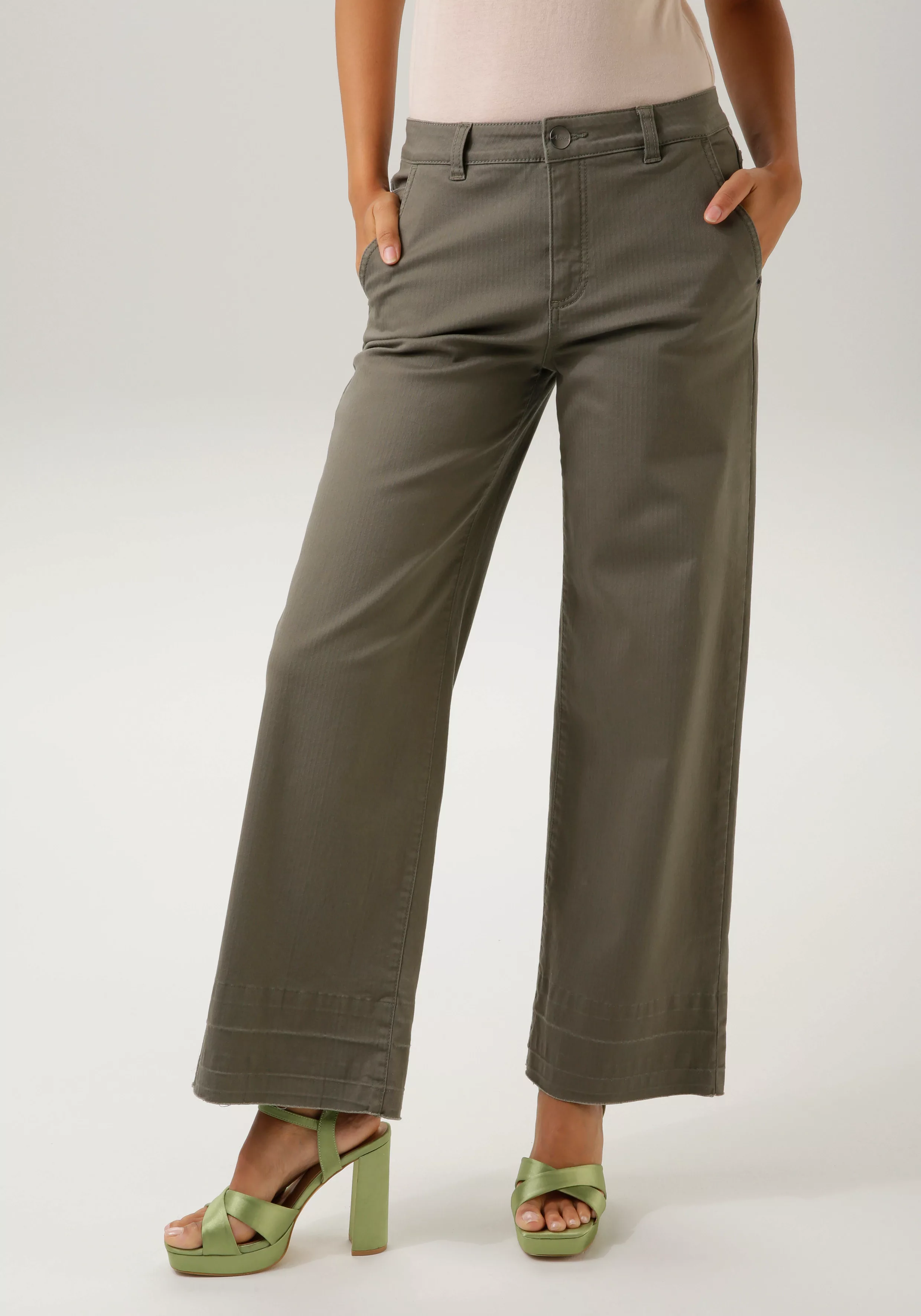 Aniston CASUAL Straight-Jeans, mit trendiger Waschung am ausgefranstem Bein günstig online kaufen