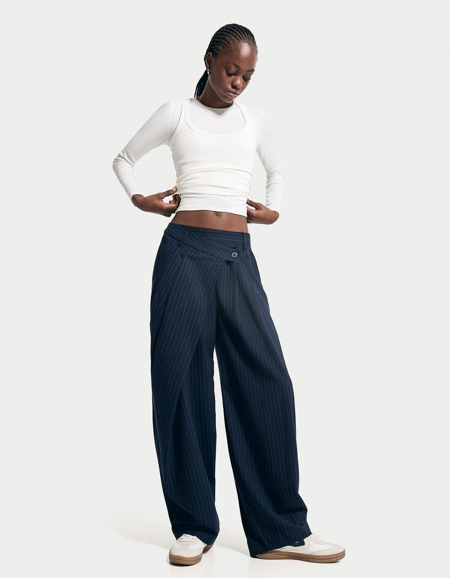 Bershka Hose Im Tailoring-Fit Mit Nadelstreifen Damen 38 Blau günstig online kaufen