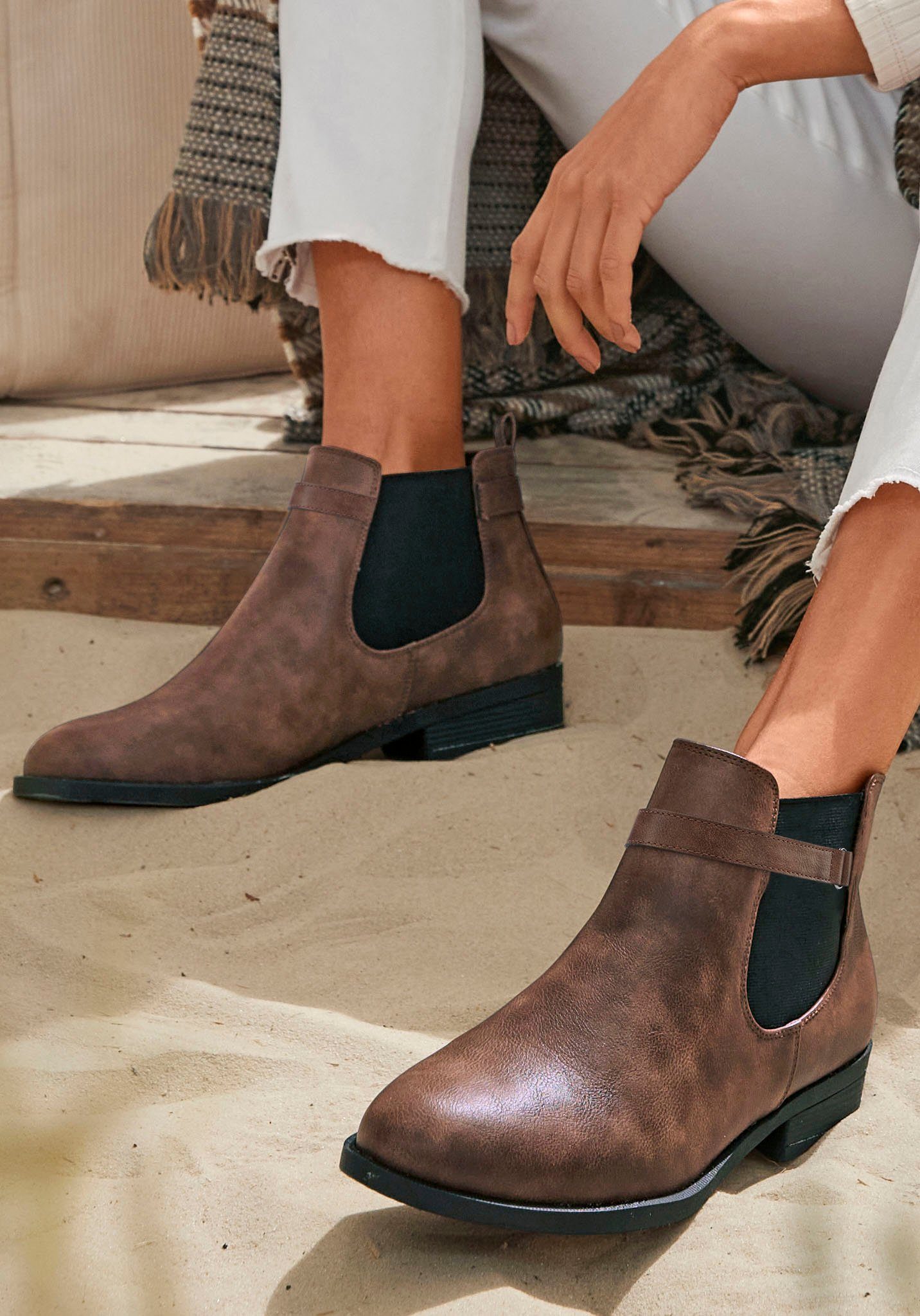 Vivance Chelseaboots, mit Stretch-Einsatz, Stiefelette, Ankle Boots VEGAN günstig online kaufen