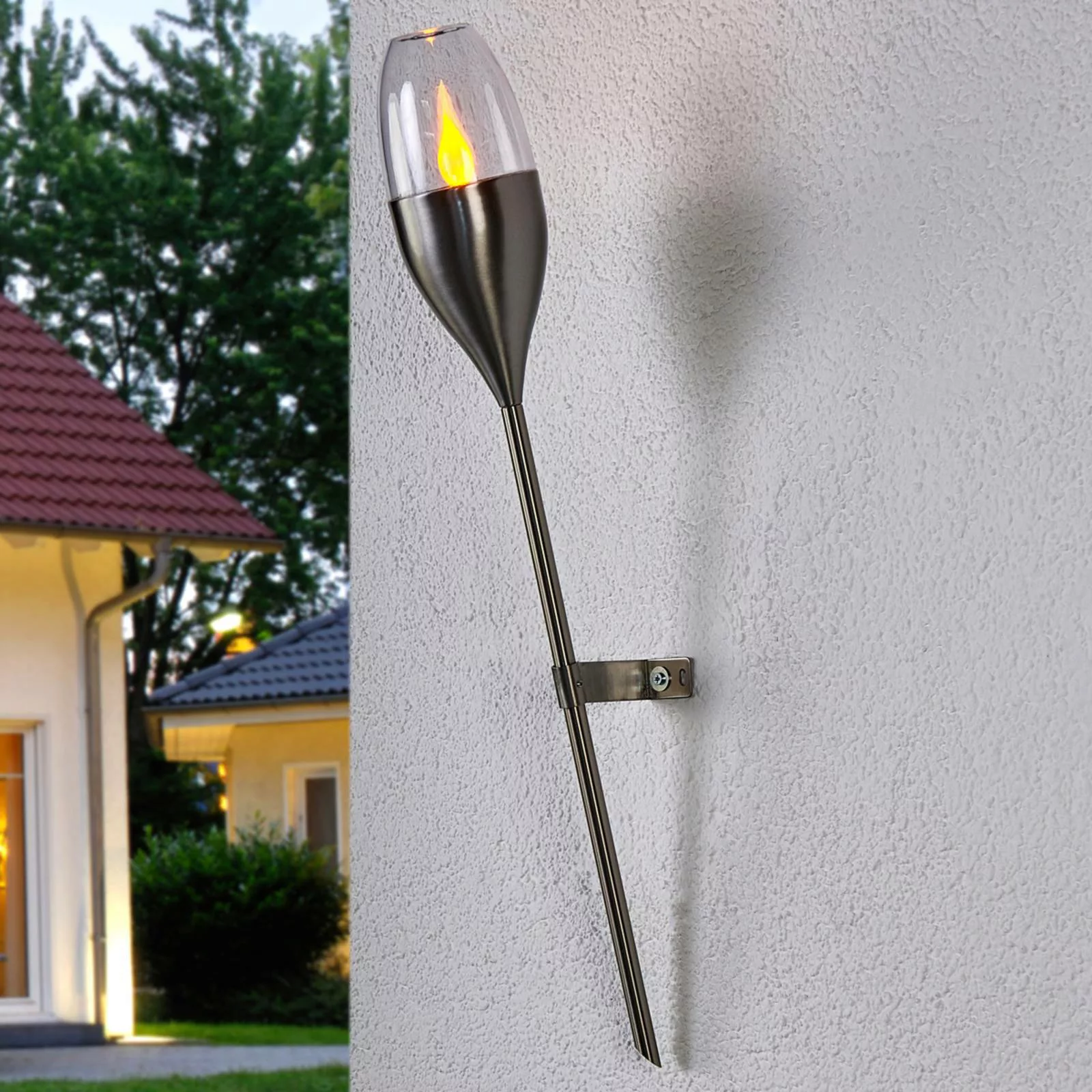 Solarwandleuchte Jari mit flackernder LED günstig online kaufen