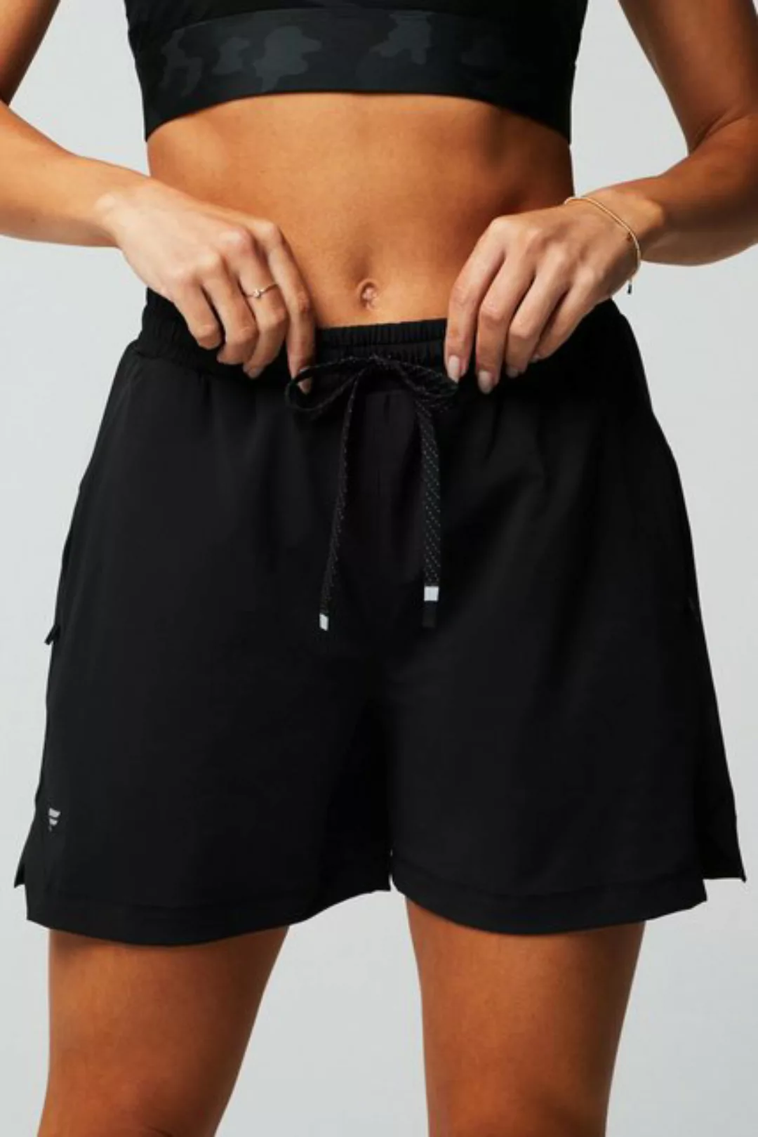 Fabletics Shorts The One Short 12cm (1-tlg) mit Reißverschlusstaschen günstig online kaufen